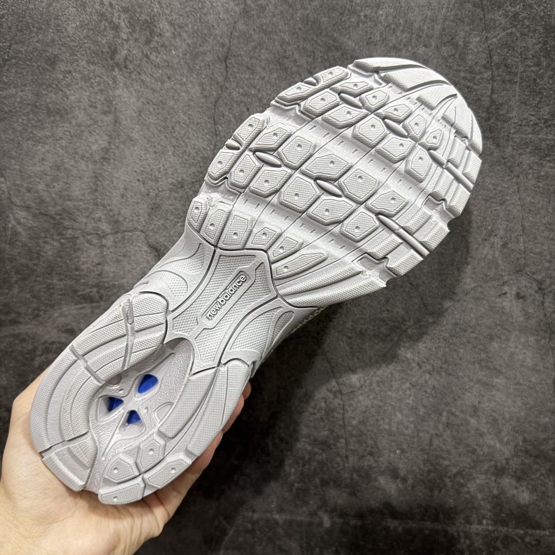 图片[9]-【DT版本】新百伦NB New Balance MR530 银色 MR530ZGS 全套原楦原纸板原厂数据开发 原厂网纱 原装进口皮料正确卡色 正确中底拉帮中底网布细节 冲裁组合 匠心打造 耗时两个月开发完成 工艺极其复杂难度可想而知 新开独立私模大底 全网唯一正确做旧组合大底 高端零售专供产物 尺码：36 37 37.5 38 38.5 39.5 40 40.5 41.5 42 42.5 43 44 44.5-选品中心