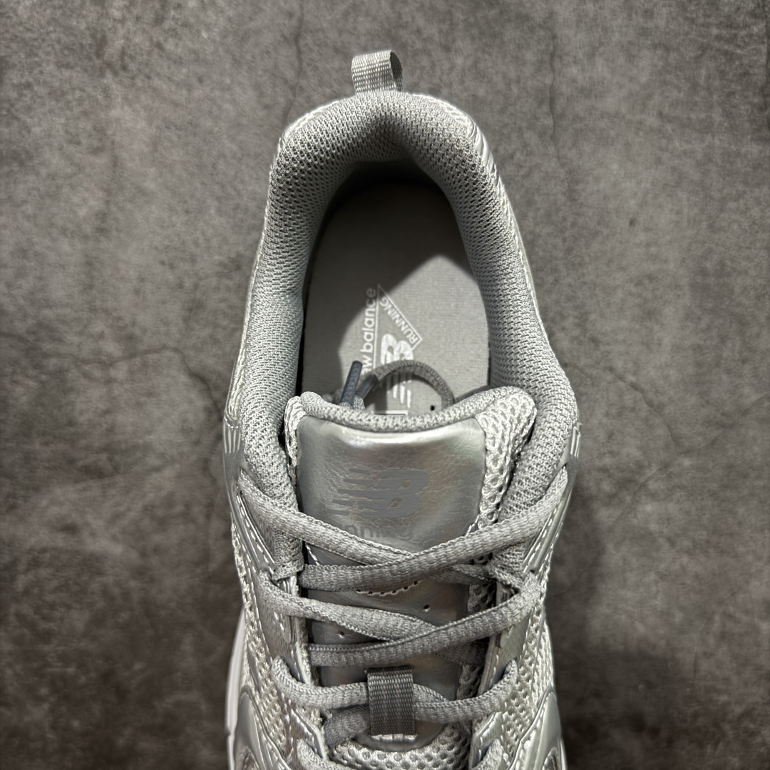 图片[8]-【DT版本】新百伦NB New Balance MR530 银色 MR530ZGS 全套原楦原纸板原厂数据开发 原厂网纱 原装进口皮料正确卡色 正确中底拉帮中底网布细节 冲裁组合 匠心打造 耗时两个月开发完成 工艺极其复杂难度可想而知 新开独立私模大底 全网唯一正确做旧组合大底 高端零售专供产物 尺码：36 37 37.5 38 38.5 39.5 40 40.5 41.5 42 42.5 43 44 44.5-选品中心