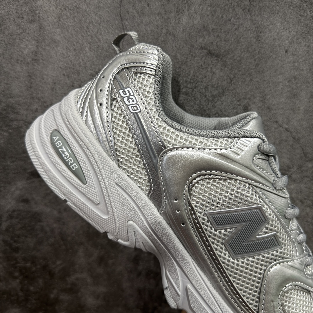图片[7]-【DT版本】新百伦NB New Balance MR530 银色 MR530ZGS 全套原楦原纸板原厂数据开发 原厂网纱 原装进口皮料正确卡色 正确中底拉帮中底网布细节 冲裁组合 匠心打造 耗时两个月开发完成 工艺极其复杂难度可想而知 新开独立私模大底 全网唯一正确做旧组合大底 高端零售专供产物 尺码：36 37 37.5 38 38.5 39.5 40 40.5 41.5 42 42.5 43 44 44.5-选品中心