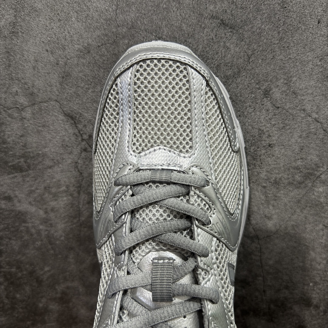 图片[5]-【DT版本】新百伦NB New Balance MR530 银色 MR530ZGS 全套原楦原纸板原厂数据开发 原厂网纱 原装进口皮料正确卡色 正确中底拉帮中底网布细节 冲裁组合 匠心打造 耗时两个月开发完成 工艺极其复杂难度可想而知 新开独立私模大底 全网唯一正确做旧组合大底 高端零售专供产物 尺码：36 37 37.5 38 38.5 39.5 40 40.5 41.5 42 42.5 43 44 44.5-选品中心