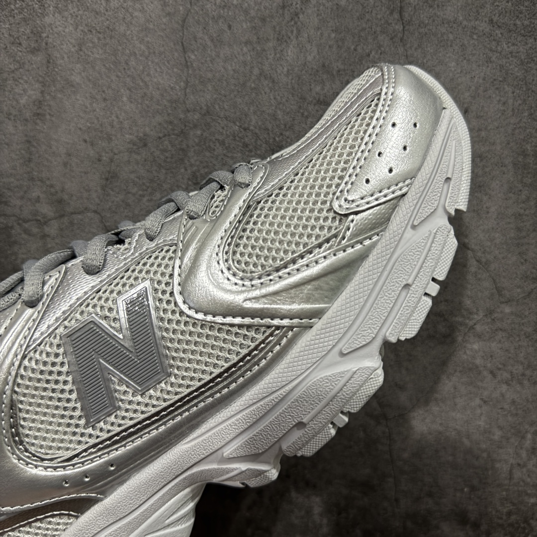 图片[6]-【DT版本】新百伦NB New Balance MR530 银色 MR530ZGS 全套原楦原纸板原厂数据开发 原厂网纱 原装进口皮料正确卡色 正确中底拉帮中底网布细节 冲裁组合 匠心打造 耗时两个月开发完成 工艺极其复杂难度可想而知 新开独立私模大底 全网唯一正确做旧组合大底 高端零售专供产物 尺码：36 37 37.5 38 38.5 39.5 40 40.5 41.5 42 42.5 43 44 44.5-选品中心