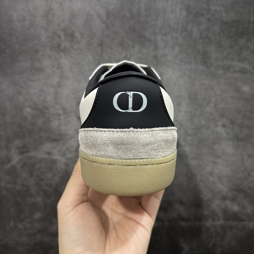 图片[4]-【纯原H版】DIOR迪奥 B01 Matchpoint 牛皮革 圆头扁形鞋带、低帮板鞋 大厂出品 良心品质 一比一打造 鞋面内里全是头层牛皮 Tpu大底 牛皮成型垫PU垫底 市场顶级版本 标志着Dior经典款式的回归,以时尚优雅的廓形重新诠释。采用光滑皮革精心制作,鞋舌和内部侧面饰以Dior标志,鞋后跟处饰以CDIcon标志。搭配同色调橡胶鞋底点缀以Dior标志,可与Dior Icons限定 的各式造型搭配,打造精致造型。 颜色：白、黑、灰三色 尺码：40-44 偏大半码-选品中心