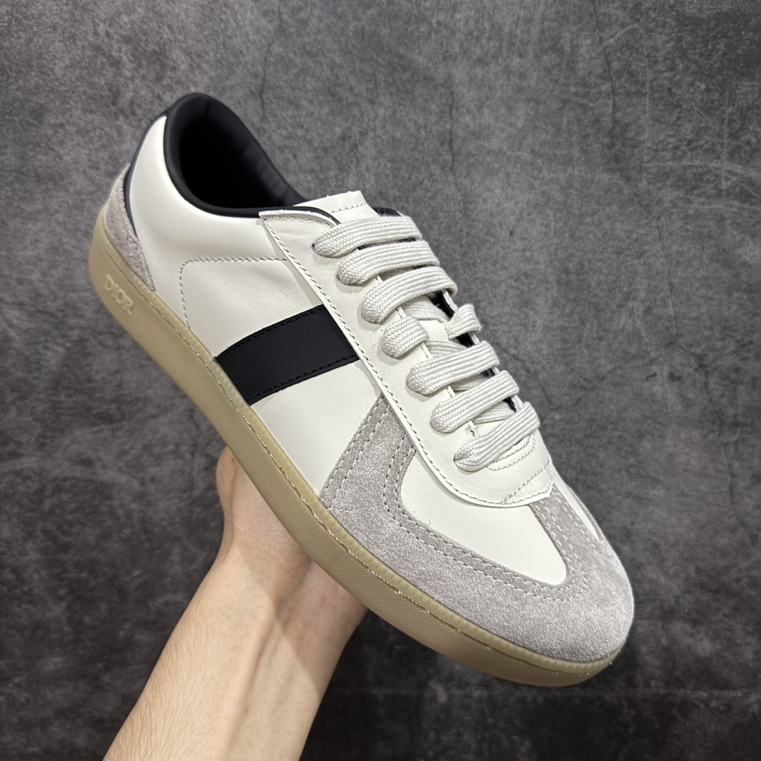 图片[3]-【纯原H版】DIOR迪奥 B01 Matchpoint 牛皮革 圆头扁形鞋带、低帮板鞋 大厂出品 良心品质 一比一打造 鞋面内里全是头层牛皮 Tpu大底 牛皮成型垫PU垫底 市场顶级版本 标志着Dior经典款式的回归,以时尚优雅的廓形重新诠释。采用光滑皮革精心制作,鞋舌和内部侧面饰以Dior标志,鞋后跟处饰以CDIcon标志。搭配同色调橡胶鞋底点缀以Dior标志,可与Dior Icons限定 的各式造型搭配,打造精致造型。 颜色：白、黑、灰三色 尺码：40-44 偏大半码-选品中心