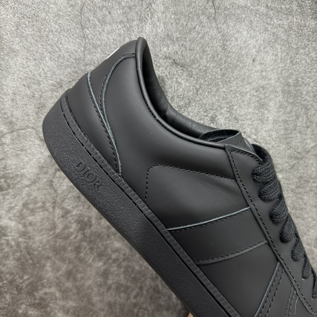 图片[7]-【纯原H版】DIOR迪奥 B01 Matchpoint 牛皮革 圆头扁形鞋带、低帮板鞋 大厂出品 良心品质 一比一打造 鞋面内里全是头层牛皮 Tpu大底 牛皮成型垫PU垫底 市场顶级版本 标志着Dior经典款式的回归,以时尚优雅的廓形重新诠释。采用光滑皮革精心制作,鞋舌和内部侧面饰以Dior标志,鞋后跟处饰以CDIcon标志。搭配同色调橡胶鞋底点缀以Dior标志,可与Dior Icons限定 的各式造型搭配,打造精致造型。 颜色：白、黑、灰三色 尺码：40-44 偏大半码-选品中心