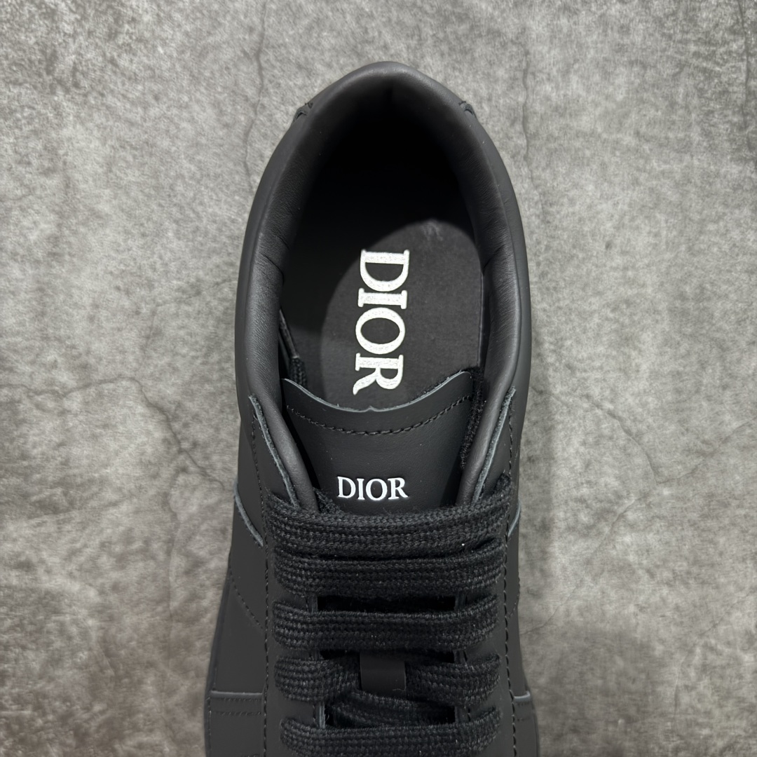 图片[8]-【纯原H版】DIOR迪奥 B01 Matchpoint 牛皮革 圆头扁形鞋带、低帮板鞋 大厂出品 良心品质 一比一打造 鞋面内里全是头层牛皮 Tpu大底 牛皮成型垫PU垫底 市场顶级版本 标志着Dior经典款式的回归,以时尚优雅的廓形重新诠释。采用光滑皮革精心制作,鞋舌和内部侧面饰以Dior标志,鞋后跟处饰以CDIcon标志。搭配同色调橡胶鞋底点缀以Dior标志,可与Dior Icons限定 的各式造型搭配,打造精致造型。 颜色：白、黑、灰三色 尺码：40-44 偏大半码-选品中心