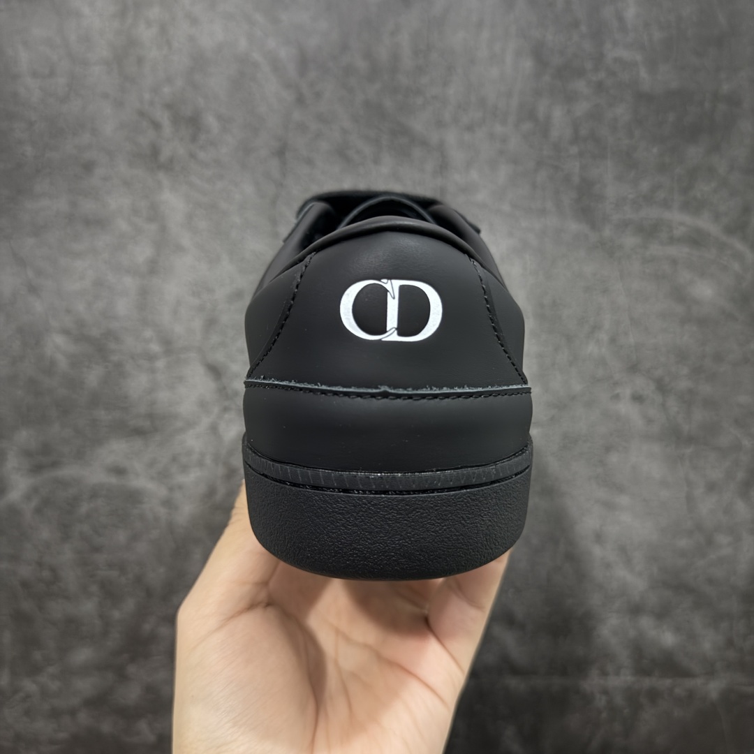 图片[4]-【纯原H版】DIOR迪奥 B01 Matchpoint 牛皮革 圆头扁形鞋带、低帮板鞋 大厂出品 良心品质 一比一打造 鞋面内里全是头层牛皮 Tpu大底 牛皮成型垫PU垫底 市场顶级版本 标志着Dior经典款式的回归,以时尚优雅的廓形重新诠释。采用光滑皮革精心制作,鞋舌和内部侧面饰以Dior标志,鞋后跟处饰以CDIcon标志。搭配同色调橡胶鞋底点缀以Dior标志,可与Dior Icons限定 的各式造型搭配,打造精致造型。 颜色：白、黑、灰三色 尺码：40-44 偏大半码-选品中心