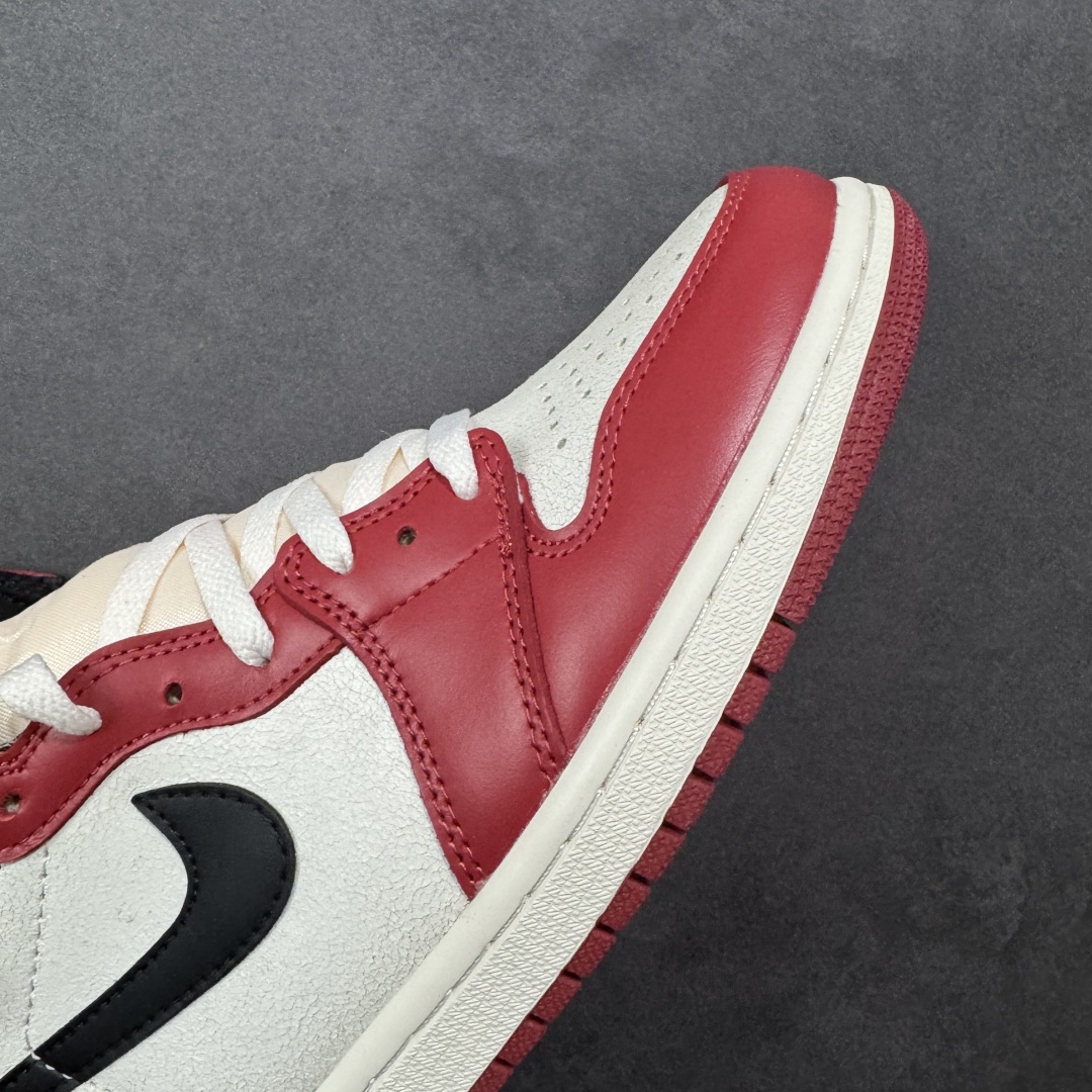 图片[5]-【公司级头层】AIR Jordan 1 RETRO HIGH OG 高帮 芝加哥 原装纸板原楦开发 极致鞋型一眼正即视感 #独家私模原档案开模，自动区别市面版本 #全鞋采用东莞头层皮，用料绝不含糊 #飞翼3D高频立体感十足 细节全方面到位 #全鞋电脑车线 顶级工艺 完美清洁度 货号： DZ5485-612 尺码：36-47带半码-选品中心