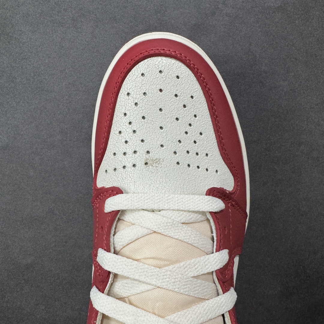 图片[8]-【公司级头层】AIR Jordan 1 RETRO HIGH OG 高帮 芝加哥 原装纸板原楦开发 极致鞋型一眼正即视感 #独家私模原档案开模，自动区别市面版本 #全鞋采用东莞头层皮，用料绝不含糊 #飞翼3D高频立体感十足 细节全方面到位 #全鞋电脑车线 顶级工艺 完美清洁度 货号： DZ5485-612 尺码：36-47带半码-选品中心