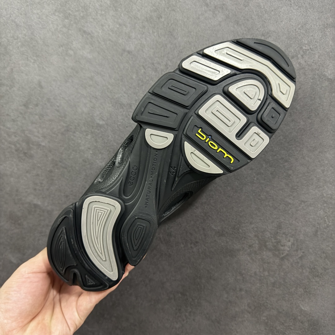 图片[9]-【纯原头层版】ECCO Biom 2025款 爱步 健步 低帮 黑色 圆通系带户外运动登山鞋徒步鞋 经典和现代工艺品质融合 精选小牛皮面料 百搭休闲老爹鞋 舒适性相当不错 版型楦型非常到位上脚 专柜热销款 独有鞋型设计 特有Logo车边 特别有型 北欧风格 舒适 休闲保暖 超弹性 耐磨 减震 按摩大底(PU+TPU 组合） 货号：800424-01001 尺码：39-45 编码：YBB310320-选品中心