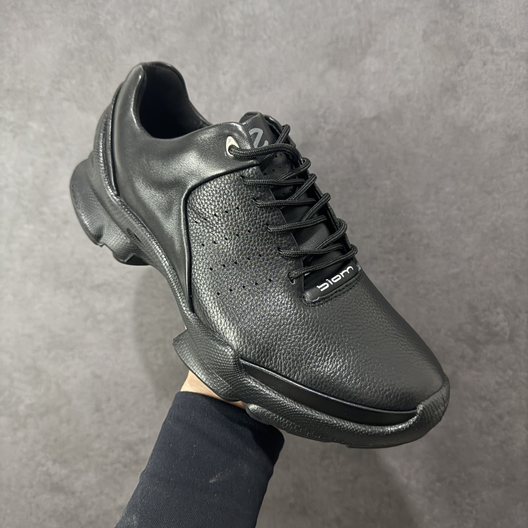 图片[3]-【纯原头层版】ECCO Biom 2025款 爱步 健步 低帮 黑色 圆通系带户外运动登山鞋徒步鞋 经典和现代工艺品质融合 精选小牛皮面料 百搭休闲老爹鞋 舒适性相当不错 版型楦型非常到位上脚 专柜热销款 独有鞋型设计 特有Logo车边 特别有型 北欧风格 舒适 休闲保暖 超弹性 耐磨 减震 按摩大底(PU+TPU 组合） 货号：800334-61067 尺码：39-45 编码：YBB310320-选品中心