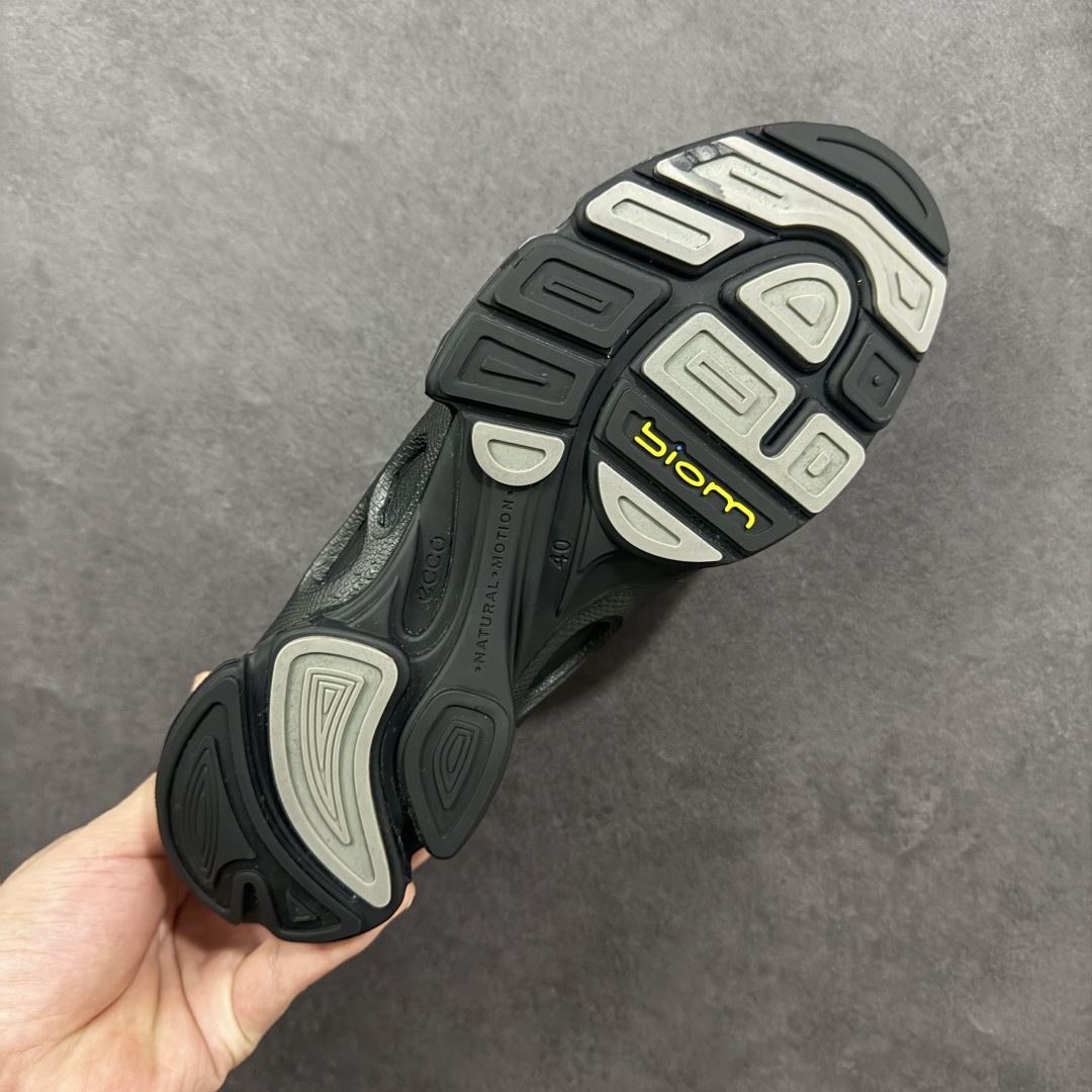 图片[9]-【纯原头层版】ECCO Biom 2025款 爱步 健步 低帮 黑色 圆通系带户外运动登山鞋徒步鞋 经典和现代工艺品质融合 精选小牛皮面料 百搭休闲老爹鞋 舒适性相当不错 版型楦型非常到位上脚 专柜热销款 独有鞋型设计 特有Logo车边 特别有型 北欧风格 舒适 休闲保暖 超弹性 耐磨 减震 按摩大底(PU+TPU 组合） 货号：800424-01001 尺码：39-45 编码：YBB310320-选品中心