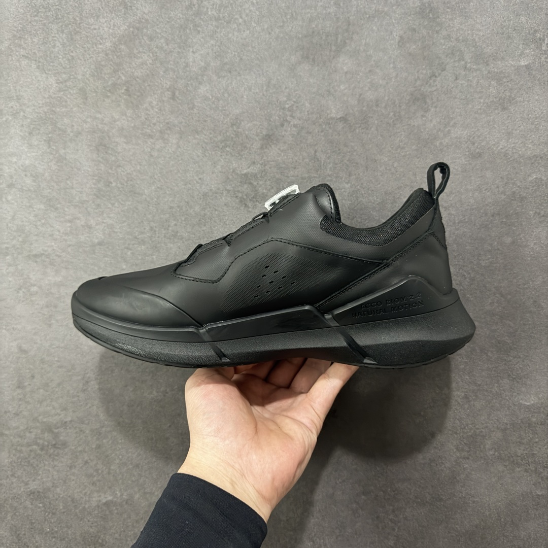 图片[2]-【纯原头层版】ECCO Biom 2025款 爱步 健步 低帮 黑色 圆通系带户外运动登山鞋徒步鞋 经典和现代工艺品质融合 精选小牛皮面料 百搭休闲老爹鞋 舒适性相当不错 版型楦型非常到位上脚 专柜热销款 独有鞋型设计 特有Logo车边 特别有型 北欧风格 舒适 休闲保暖 超弹性 耐磨 减震 按摩大底(PU+TPU 组合） 货号：830864-01001 尺码：39-45 编码：YBB310320-选品中心