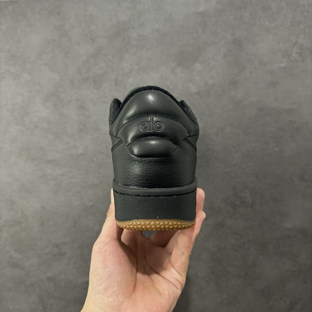 图片[4]-【K版】Alo Yoga Recovery Mode 人气单品 舒适简约防滑耐磨低帮休闲板鞋  #Alo Yoga于2007年创立于洛杉矶，意在传播有意识的运动，同时激发人们的健康意识与创造力。品牌的核心理念在于制作能够带来完美体验的瑜伽服饰与功能性单品，让有意识的运动融入并改变生活。  货号：A0685U 尺码：36-45-选品中心