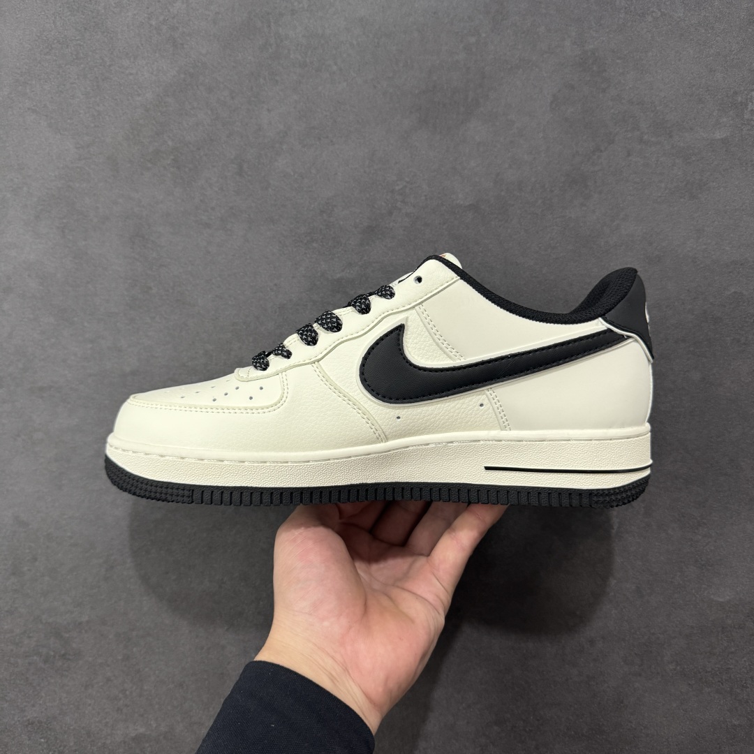 图片[2]-【定制版】Nike Air Force 1\’07 Low 联名 经典黑满天星 空军一号低帮休闲板鞋 JP8028-059  #原楦头原纸板 原装鞋盒 定制五金配件 内置全掌气垫 原厂鞋底  尺码：36 36.5 37.5 38 38.5 39 40 40.5 41 42 42.5 43 44 44.5 45 编码：HXSB310320-选品中心