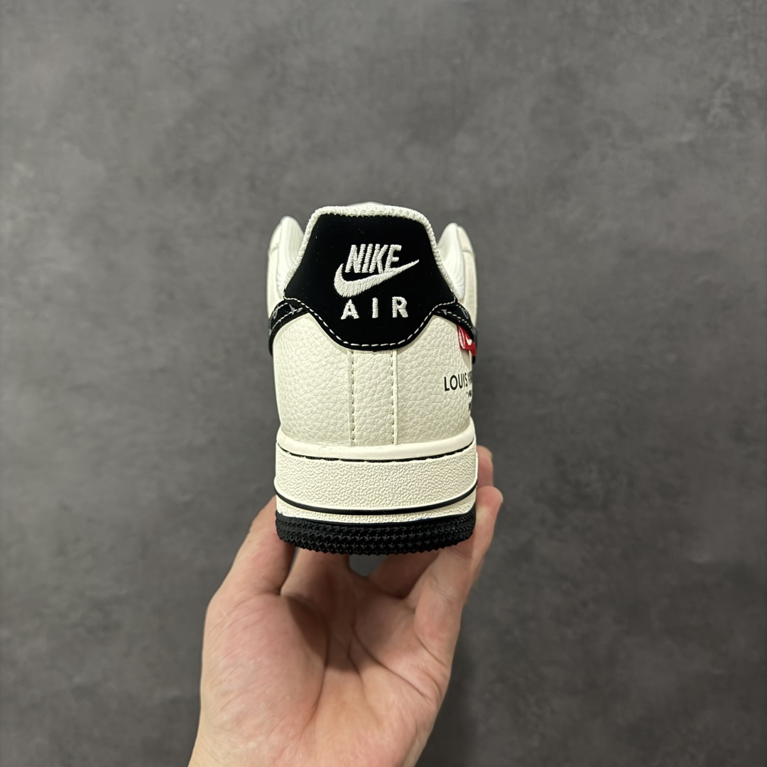 图片[4]-【定制版】Nike Air Force 1\’07 Low LV联名 米黑印花勾 空军一号低帮休闲板鞋 MZ9588-809  #原楦头原纸板 原装鞋盒 定制五金配件 内置全掌气垫 原厂鞋底  尺码：36 36.5 37.5 38 38.5 39 40 40.5 41 42 42.5 43 44 44.5 45 编码：HXSB310320-选品中心