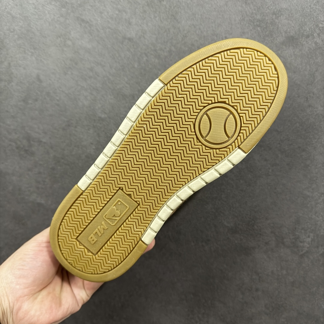 图片[9]-【纯原福利】韩国洋基队NY大标潮流老爹鞋 MLB小白鞋市面上唯一顶级纯原版本 原材料打造 原楦原档案数据开发版型 完美鞋头弧度/后套收口效果🆚市面文案版本‼️ 原厂立体填充鞋舌海绵 中底注胶孔原数据开发模具大底 原厂转印标 保证不掉字 内增高6cm 原厂1：1模具开发 原厂进口纳米材质 原厂 全套手提袋 原盒雷射防伪标包装 天猫订单品质 官网尺码35 36 36.5 37.5 38 38.5 39 40 40.5 41 42 42.5 43 44 44.5 45-选品中心