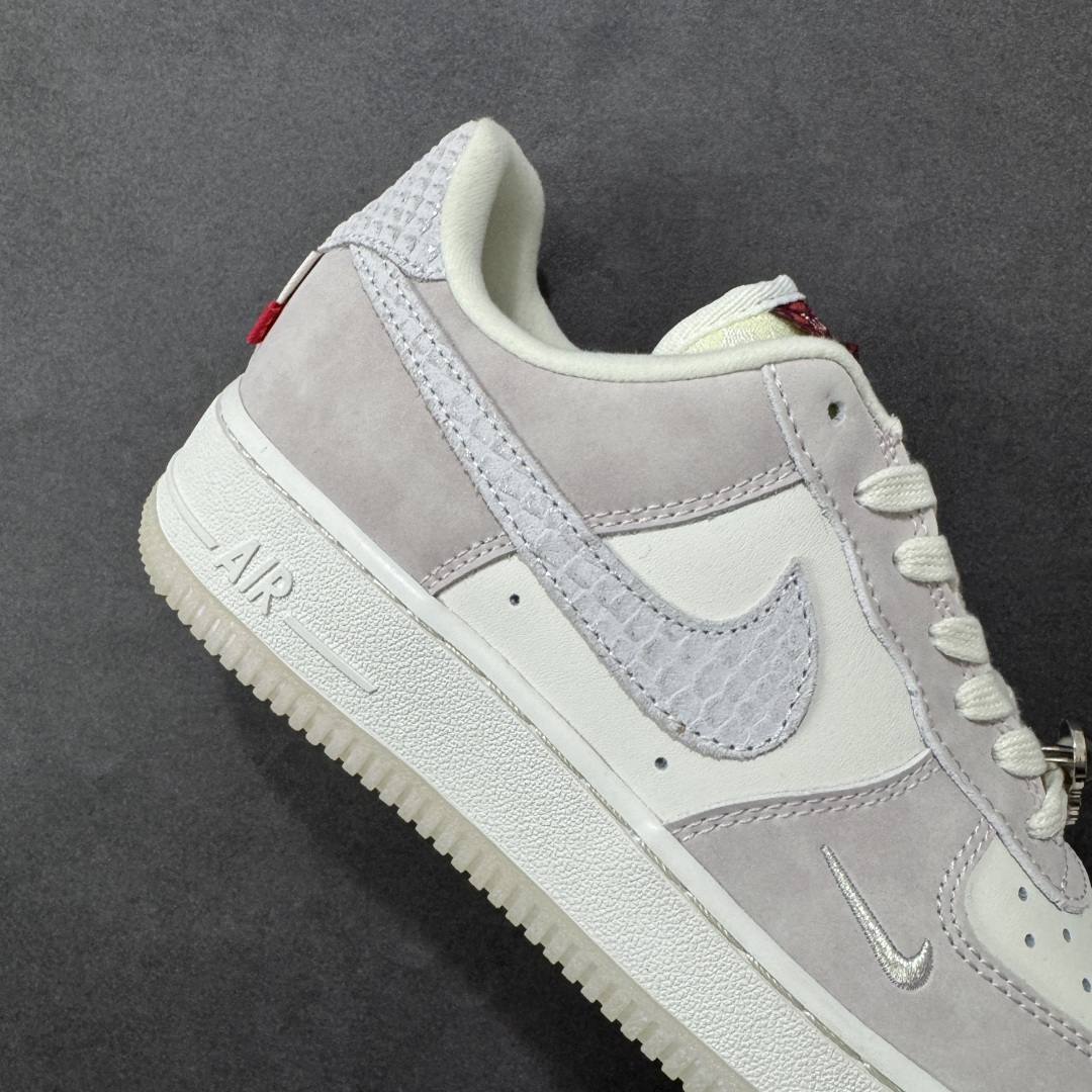 图片[6]-福利特价【GQ福利】Nike Air Force 1 Low 空军一号低帮运动休闲板鞋 原楦头原纸板 打造纯正空军版型 专注外贸渠道 全掌内置蜂窝气垫 原盒配件 原厂中底钢印、拉帮完美 尺码：36 36.5 37.5 38 38.5 39 40 40.5 41 42 42.5 43 44 44.5 45 编码：GQA160170-选品中心