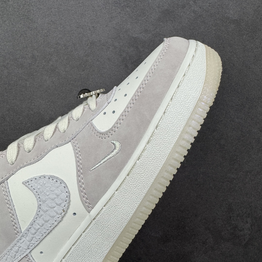 图片[5]-福利特价【GQ福利】Nike Air Force 1 Low 空军一号低帮运动休闲板鞋 原楦头原纸板 打造纯正空军版型 专注外贸渠道 全掌内置蜂窝气垫 原盒配件 原厂中底钢印、拉帮完美 尺码：36 36.5 37.5 38 38.5 39 40 40.5 41 42 42.5 43 44 44.5 45 编码：GQA160170-选品中心