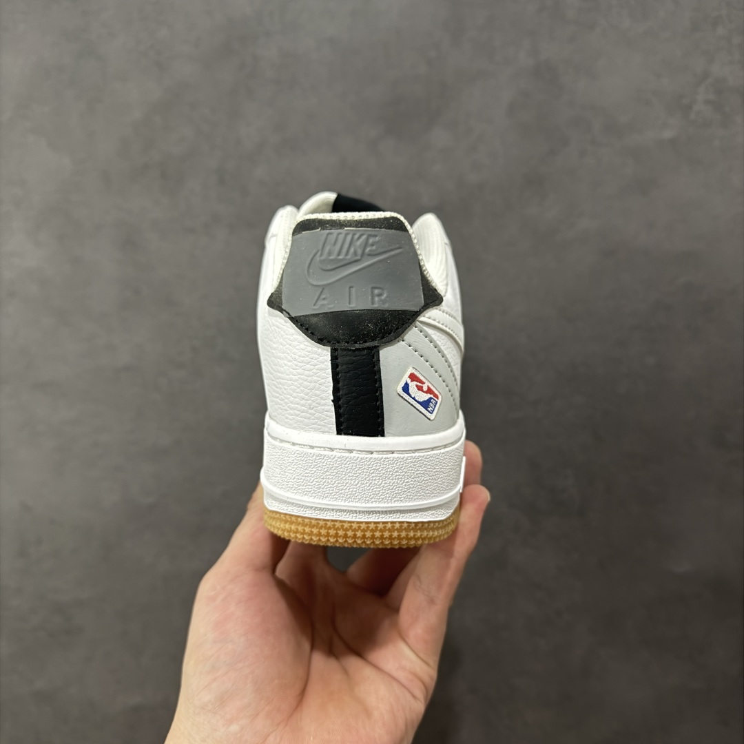 图片[4]-福利特价【GQ福利】Nike Air Force 1 Low 空军一号低帮运动休闲板鞋 原楦头原纸板 打造纯正空军版型 专注外贸渠道 全掌内置蜂窝气垫 原盒配件 原厂中底钢印、拉帮完美 尺码：36 36.5 37.5 38 38.5 39 40 40.5 41 42 42.5 43 44 44.5 45 编码：GQA160170-选品中心