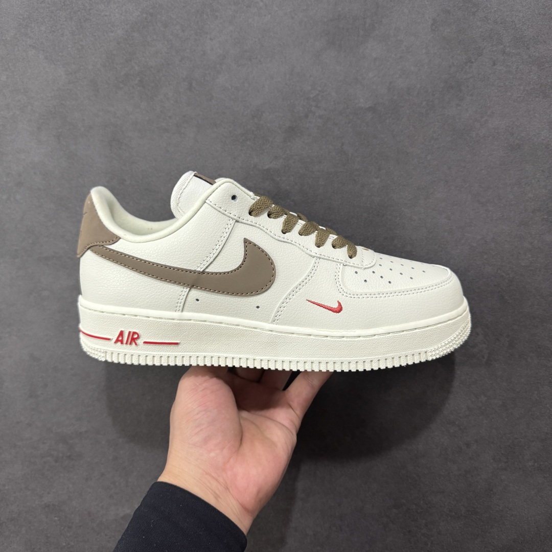 福利特价【GQ福利】Nike Air Force 1 Low 空军一号低帮运动休闲板鞋 原楦头原纸板 打造纯正空军版型 专注外贸渠道 全掌内置蜂窝气垫 原盒配件 原厂中底钢印、拉帮完美 尺码：36 36.5 37.5 38 38.5 39 40 40.5 41 42 42.5 43 44 44.5 45 编码：GQA160170-选品中心
