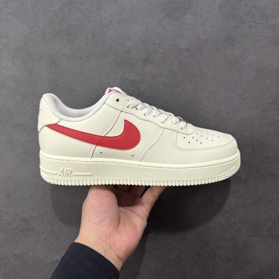 福利特价【GQ福利】Nike Air Force 1 Low 空军一号低帮运动休闲板鞋 原楦头原纸板 打造纯正空军版型 专注外贸渠道 全掌内置蜂窝气垫 原盒配件 原厂中底钢印、拉帮完美 尺码：36 36.5 37.5 38 38.5 39 40 40.5 41 42 42.5 43 44 44.5 45 编码：GQA160170-选品中心