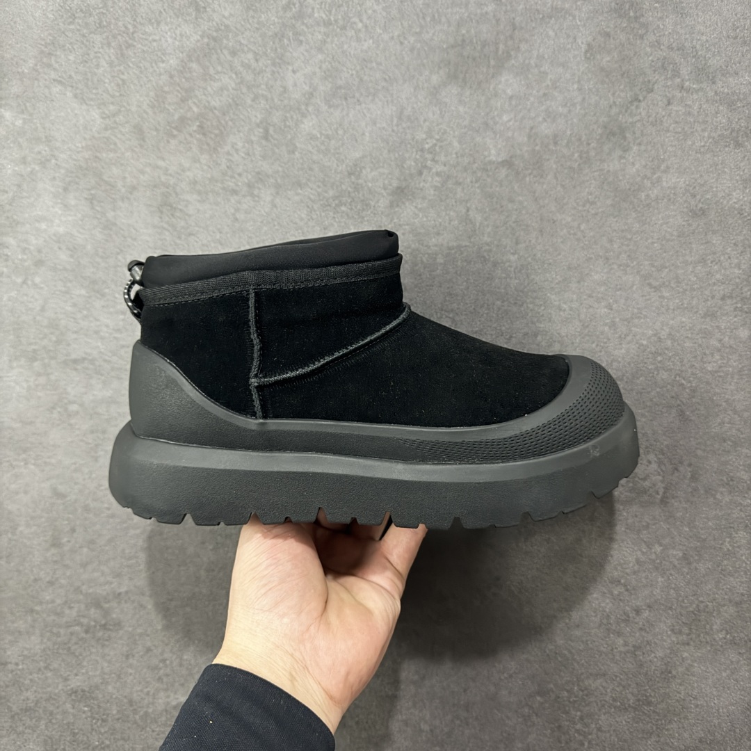 【纯原版】UGG 王一博同款中性款雪地靴 1174196 十年品牌制鞋代工厂生产线出品 注重每一处细节 隆丰A级真羊皮毛一体 完全遵循ZP工艺流程打造 尺码：35 36 37 38 39 40 41 42 42 44 45 编码：YQB350360-选品中心