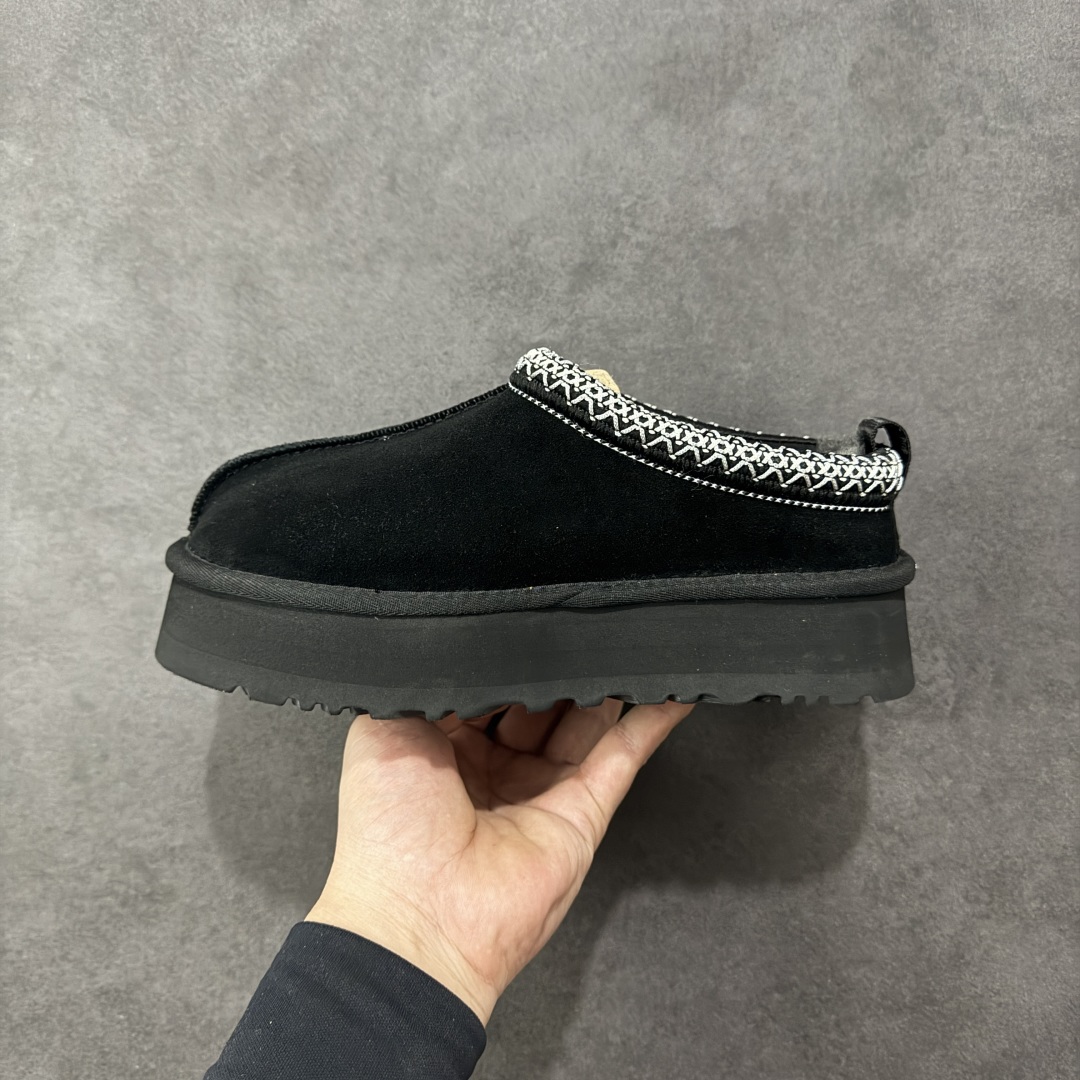 图片[2]-【莞产X1版本】 市面顶级版本 UGG Tazz W/1122553 民族风厚底女款 小红书爆款 广州外贸大厂生产 鞋头到鞋垫真羊皮毛一体 独立外盒包装 芯片 带防水工艺 区别市面任何版本 5cm厚底 独立原版开发大底 羊绒鞋垫 冬季保暖外出 家居都是很适合的选择 进年uug推出款式系列 局部偏向年轻消费者喜好 也走到时尚潮流穿搭的前沿 鞋身材质 防泼水涂层翻毛皮鞋面 17毫米UGGPURE™植入式羊毛内底 轻便防滑舒适橡胶外底 带有品牌LOGO商标 带全套包装 尺码： 35-40-选品中心