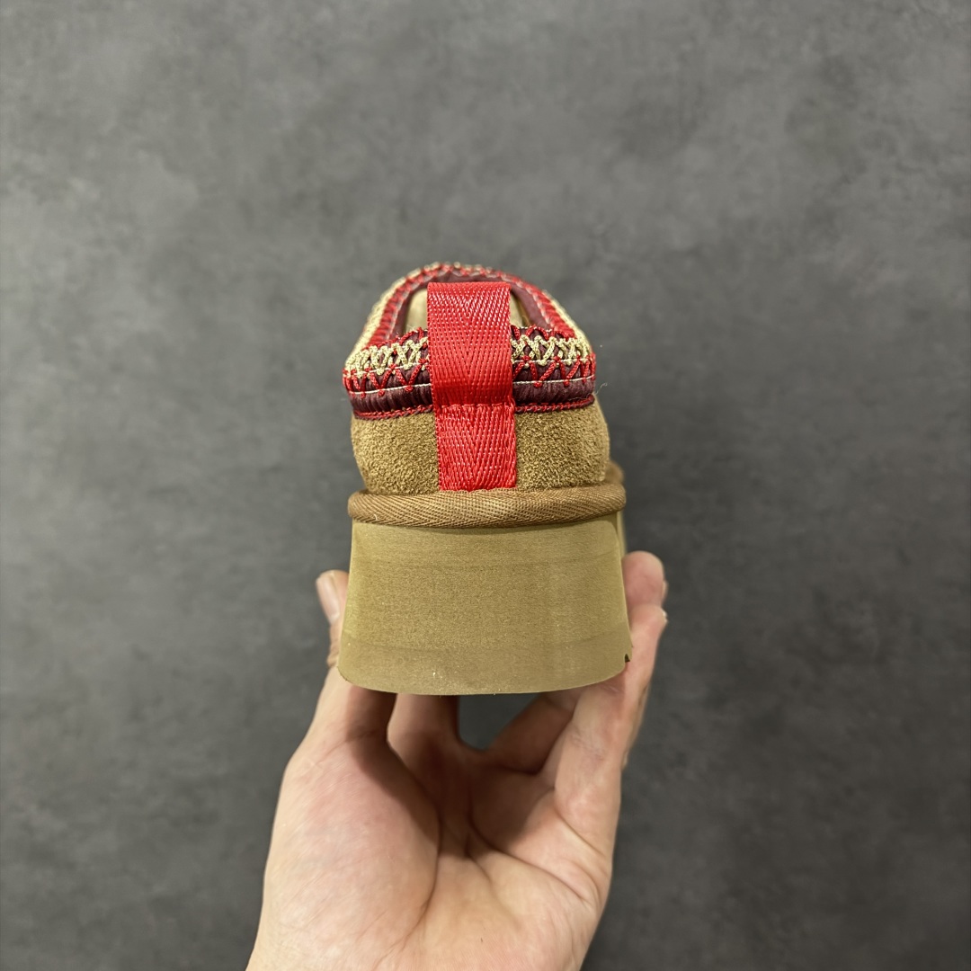 图片[4]-【莞产X1版本】 市面顶级版本 UGG Tazz W/1122553 民族风厚底女款 小红书爆款 广州外贸大厂生产 鞋头到鞋垫真羊皮毛一体 独立外盒包装 芯片 带防水工艺 区别市面任何版本 5cm厚底 独立原版开发大底 羊绒鞋垫 冬季保暖外出 家居都是很适合的选择 进年uug推出款式系列 局部偏向年轻消费者喜好 也走到时尚潮流穿搭的前沿 鞋身材质 防泼水涂层翻毛皮鞋面 17毫米UGGPURE™植入式羊毛内底 轻便防滑舒适橡胶外底 带有品牌LOGO商标 带全套包装 尺码： 35-40-选品中心