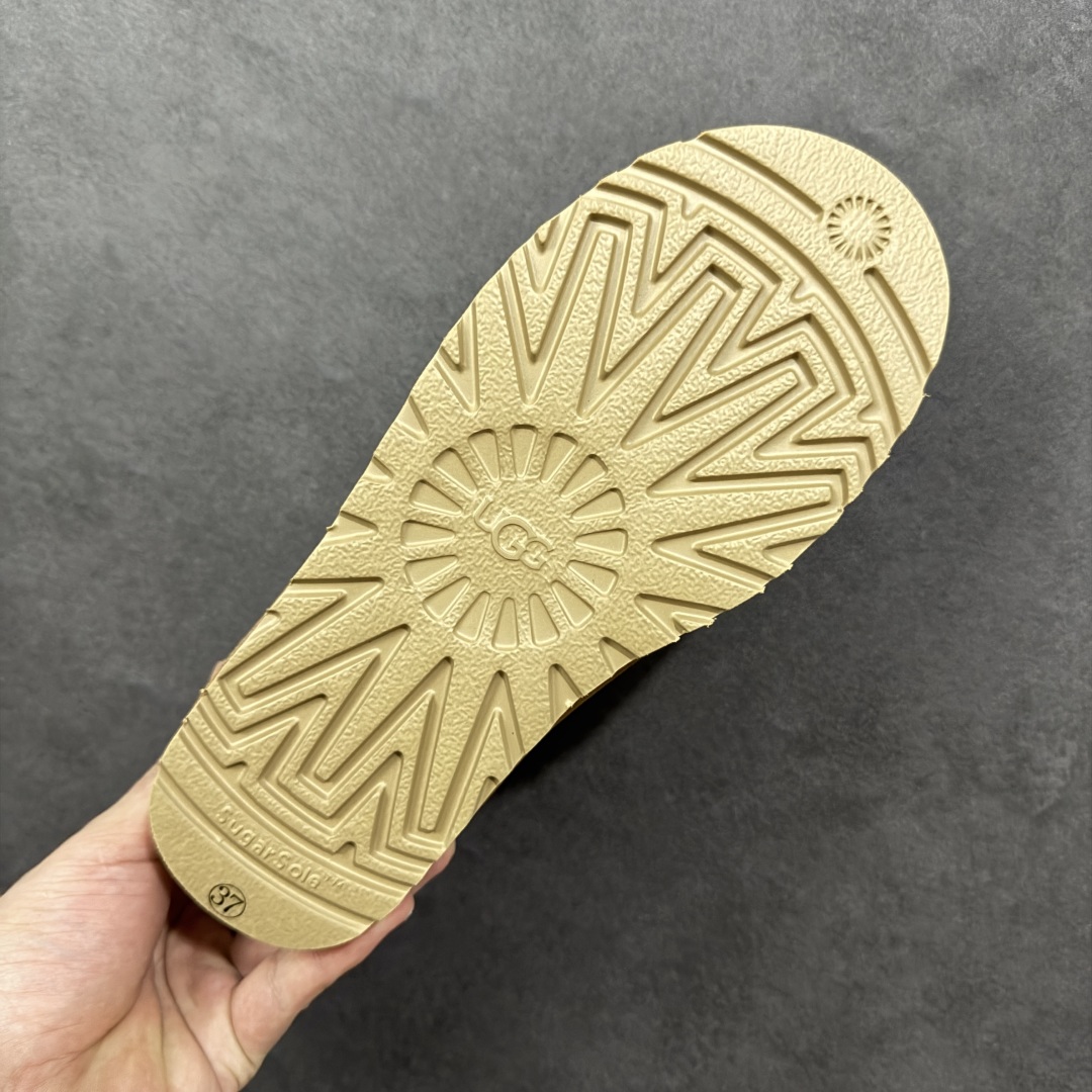 图片[9]-【莞产X1版本】 市面顶级版本 UGG Tazz W/5955 民族风薄底男女款 小红书爆款 广州外贸大厂生产 鞋头到鞋垫真羊皮毛一体 独立外盒包装 芯片 带防水工艺 区别市面任何版本 5cm厚底 独立原版开发大底 羊绒鞋垫 冬季保暖外出 家居都是很适合的选择 进年uug推出款式系列 局部偏向年轻消费者喜好 也走到时尚潮流穿搭的前沿 鞋身材质 防泼水涂层翻毛皮鞋面 17毫米UGGPURE™植入式羊毛内底 轻便防滑舒适橡胶外底 带有品牌LOGO商标 带全套包装 尺码： 35-45-选品中心