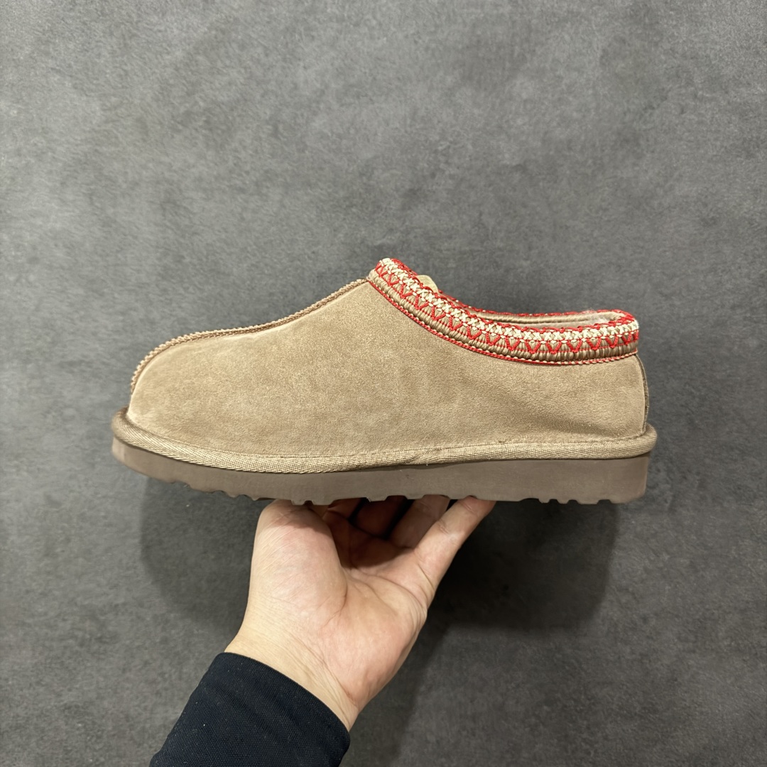 图片[2]-【莞产X1版本】 市面顶级版本 UGG Tazz W/5955 民族风薄底男女款 小红书爆款 广州外贸大厂生产 鞋头到鞋垫真羊皮毛一体 独立外盒包装 芯片 带防水工艺 区别市面任何版本 5cm厚底 独立原版开发大底 羊绒鞋垫 冬季保暖外出 家居都是很适合的选择 进年uug推出款式系列 局部偏向年轻消费者喜好 也走到时尚潮流穿搭的前沿 鞋身材质 防泼水涂层翻毛皮鞋面 17毫米UGGPURE™植入式羊毛内底 轻便防滑舒适橡胶外底 带有品牌LOGO商标 带全套包装 尺码： 35-45-选品中心