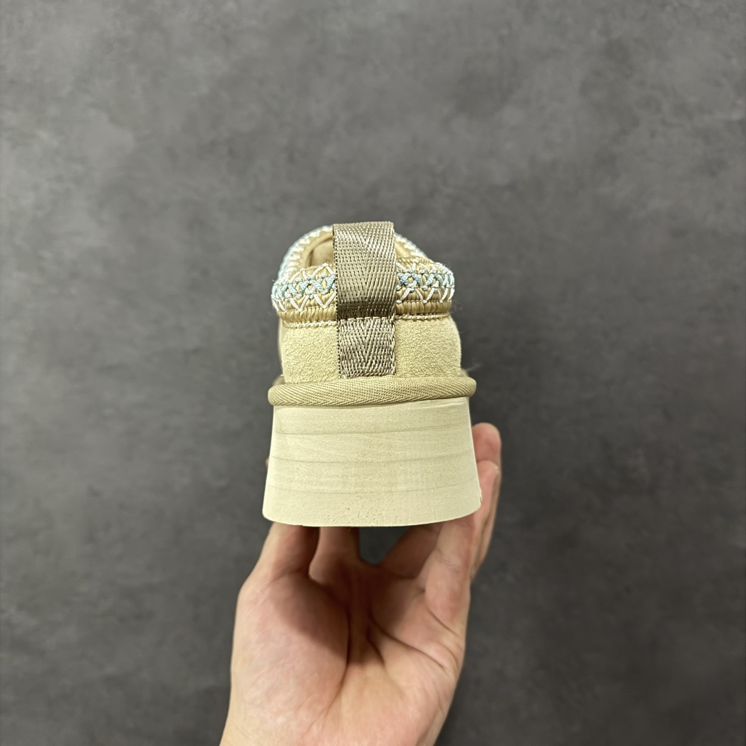 图片[4]-【莞产X1版本】 市面顶级版本 UGG Tazz W/1122553 民族风厚底女款 小红书爆款 广州外贸大厂生产 鞋头到鞋垫真羊皮毛一体 独立外盒包装 芯片 带防水工艺 区别市面任何版本 5cm厚底 独立原版开发大底 羊绒鞋垫 冬季保暖外出 家居都是很适合的选择 进年uug推出款式系列 局部偏向年轻消费者喜好 也走到时尚潮流穿搭的前沿 鞋身材质 防泼水涂层翻毛皮鞋面 17毫米UGGPURE™植入式羊毛内底 轻便防滑舒适橡胶外底 带有品牌LOGO商标 带全套包装 尺码： 35-40-选品中心