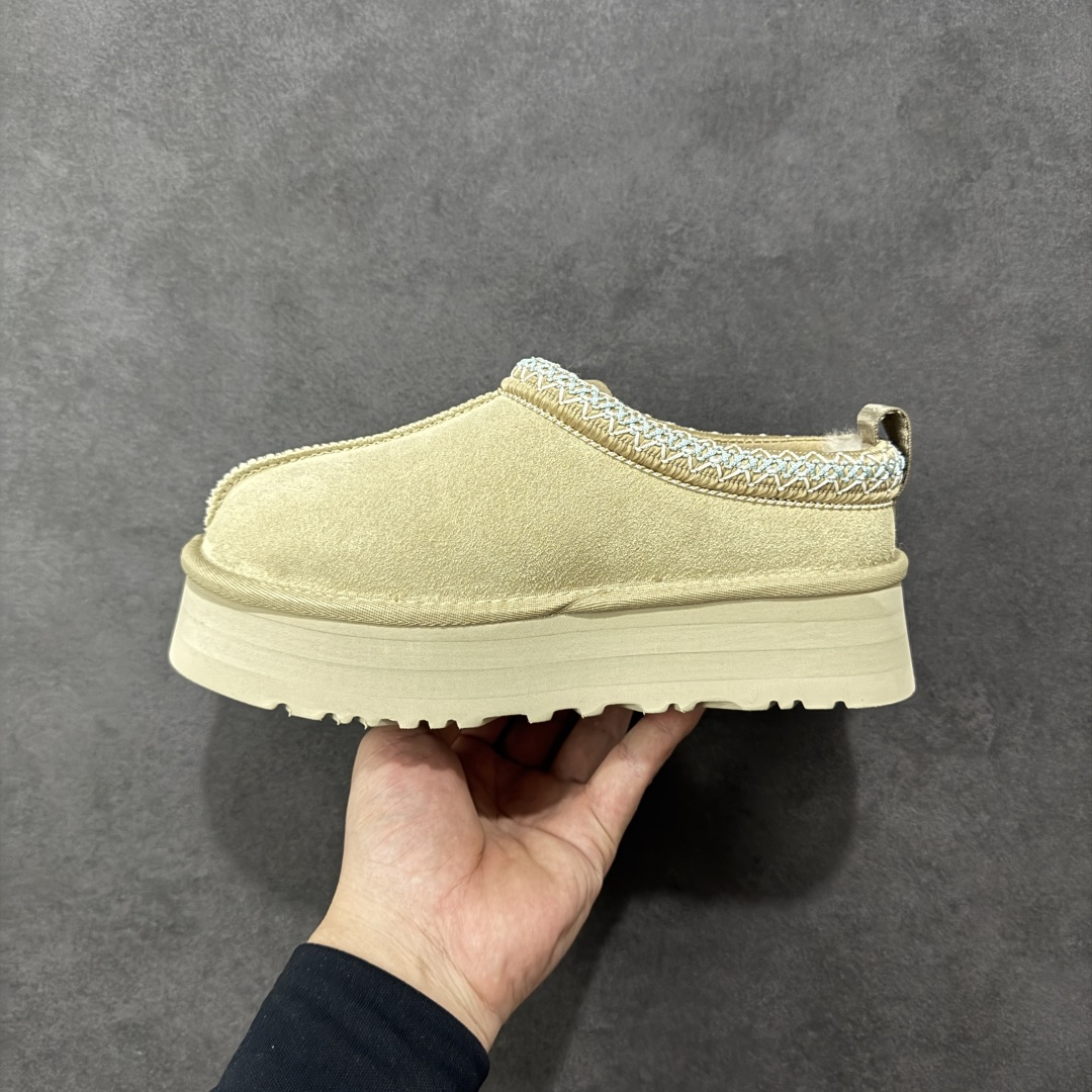 图片[2]-【莞产X1版本】 市面顶级版本 UGG Tazz W/1122553 民族风厚底女款 小红书爆款 广州外贸大厂生产 鞋头到鞋垫真羊皮毛一体 独立外盒包装 芯片 带防水工艺 区别市面任何版本 5cm厚底 独立原版开发大底 羊绒鞋垫 冬季保暖外出 家居都是很适合的选择 进年uug推出款式系列 局部偏向年轻消费者喜好 也走到时尚潮流穿搭的前沿 鞋身材质 防泼水涂层翻毛皮鞋面 17毫米UGGPURE™植入式羊毛内底 轻便防滑舒适橡胶外底 带有品牌LOGO商标 带全套包装 尺码： 35-40-选品中心