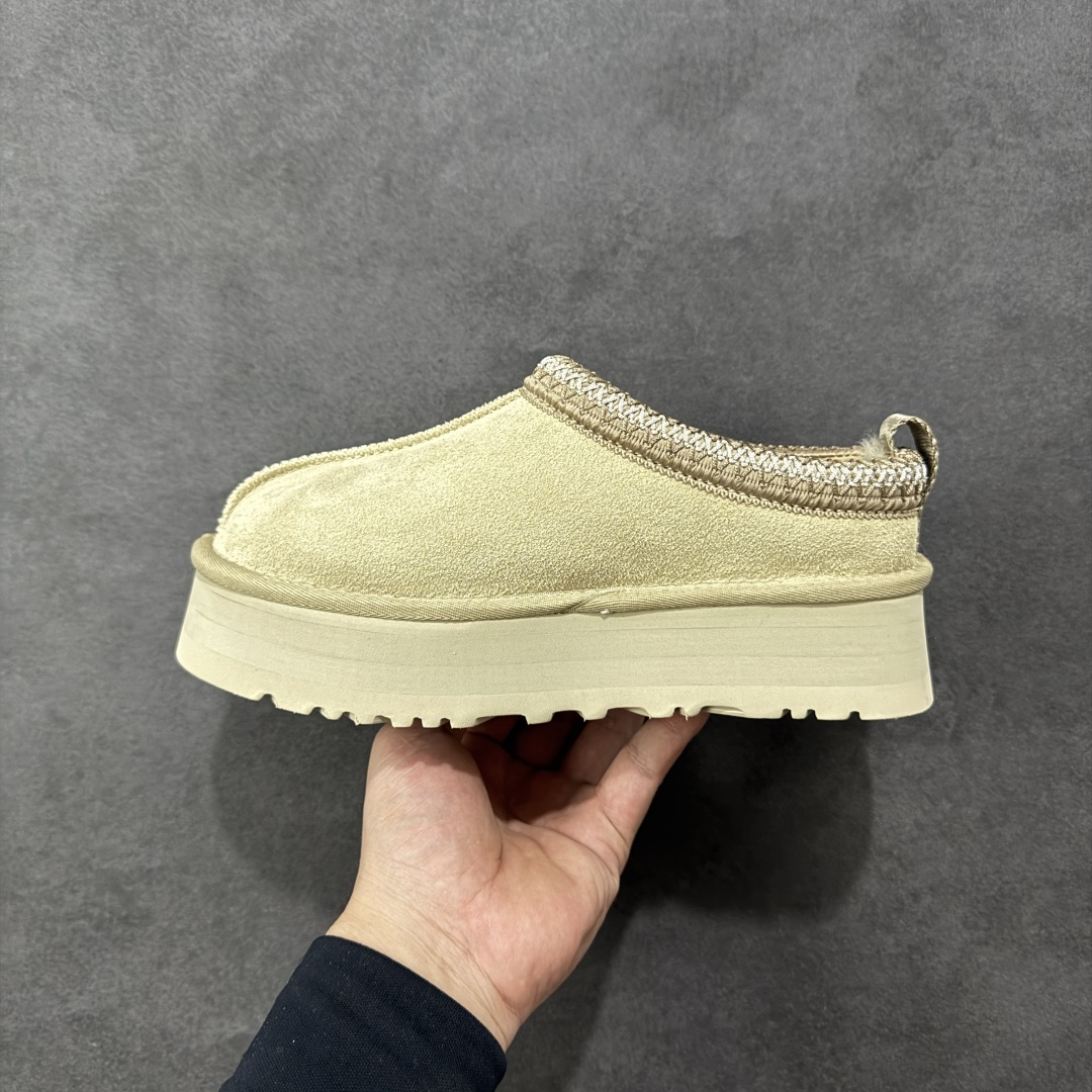 图片[2]-【莞产X1版本】 市面顶级版本 UGG Tazz W/1122553 民族风厚底女款 小红书爆款 广州外贸大厂生产 鞋头到鞋垫真羊皮毛一体 独立外盒包装 芯片 带防水工艺 区别市面任何版本 5cm厚底 独立原版开发大底 羊绒鞋垫 冬季保暖外出 家居都是很适合的选择 进年uug推出款式系列 局部偏向年轻消费者喜好 也走到时尚潮流穿搭的前沿 鞋身材质 防泼水涂层翻毛皮鞋面 17毫米UGGPURE™植入式羊毛内底 轻便防滑舒适橡胶外底 带有品牌LOGO商标 带全套包装 尺码： 35-40-选品中心