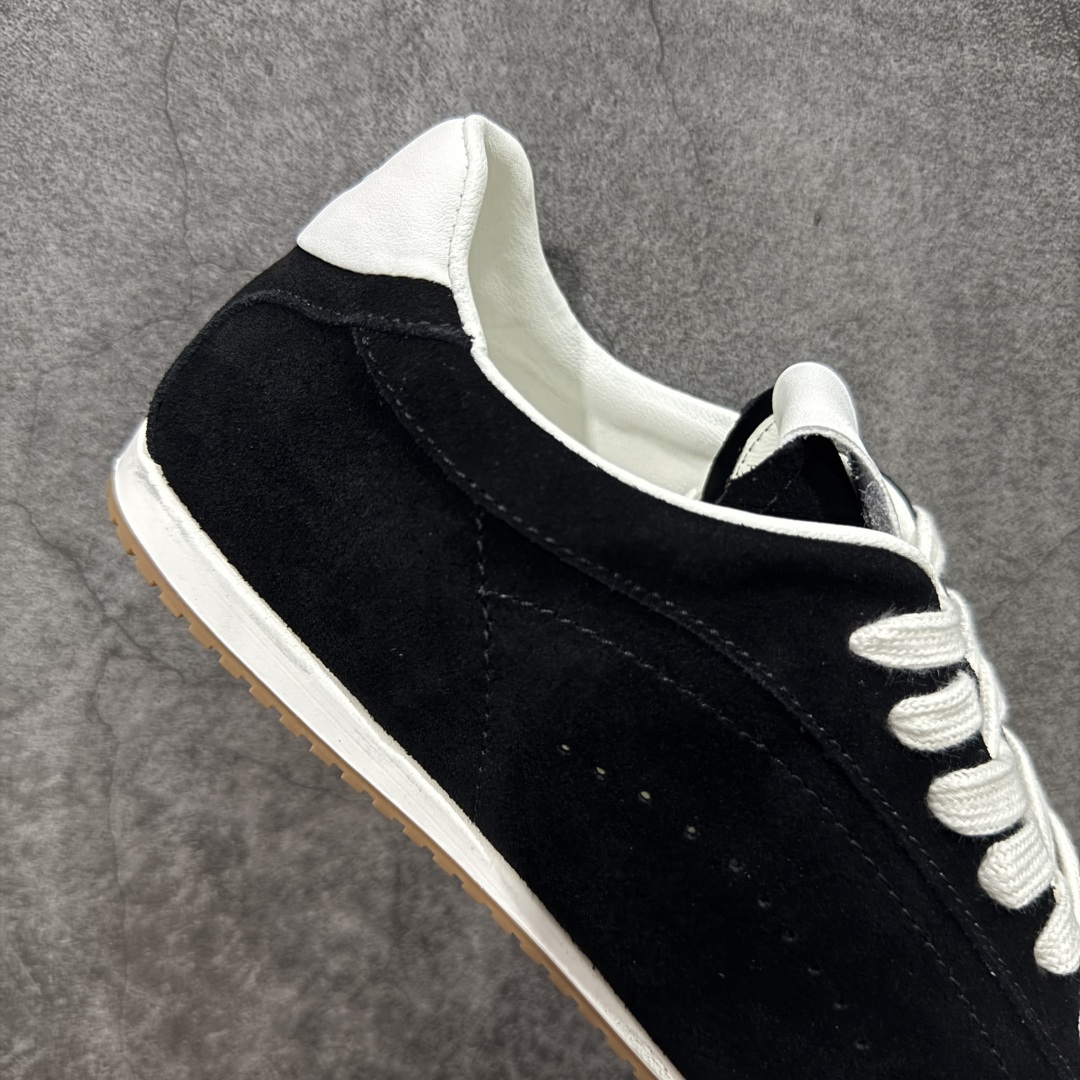 图片[7]-【莞顶礼盒版】Alo yoga Sunset 舒适生活休闲鞋 市场最高版本 顶级礼盒 原材料 版型完美 高品质 区别莆田通货 品牌故事Alo Yoga于2007年创立于洛杉矶，意在传播有意识的运动，同时激发人们的健康识与创造力。品牌的核心理念在于制作能够带来完美体验的瑜伽服饰与功能性单品，让有意识的运动融入并改变生活。Alo Yoga将其设计延伸到日常服饰概念，坚持不懈地捕捉当代时尚潮流，将品牌的运动美学理念、精致前卫的设计与舒适功能面料完美结合。与此同时，Alo Yoga的设计受到了时尚界人士与名人们的追捧，Talor Swift、Kendall Jenner等街拍照片中都曾出现品牌不同单品的身影。 尺码：36 – 39-选品中心