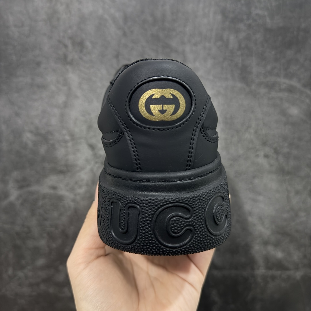 图片[4]-【莞产礼盒版】GUCCl 古驰 新款饼干鞋 二代 休闲板鞋 意大利进口头层 顶级牛皮 广东最大代工厂出品 原标原盒 官方全套配件 生胶防滑耐磨大底 原厂印花永不掉色 内里小羊皮 大几率过验 官方防伪芯片可扫描 尺码；35 36 37 38 39 40 41 42 43 44 45 男女款-选品中心