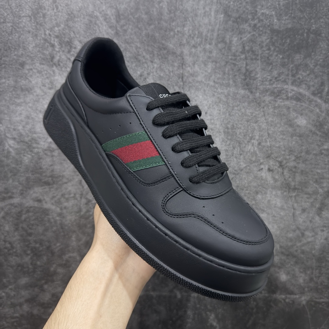 图片[3]-【莞产礼盒版】GUCCl 古驰 新款饼干鞋 二代 休闲板鞋 意大利进口头层 顶级牛皮 广东最大代工厂出品 原标原盒 官方全套配件 生胶防滑耐磨大底 原厂印花永不掉色 内里小羊皮 大几率过验 官方防伪芯片可扫描 尺码；35 36 37 38 39 40 41 42 43 44 45 男女款-选品中心