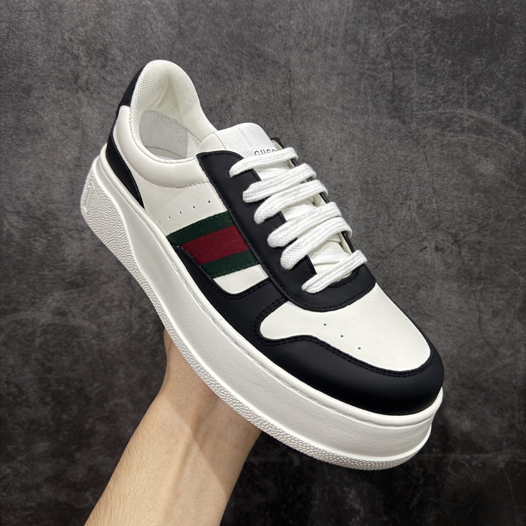 图片[3]-【莞产礼盒版】GUCCl 古驰 新款饼干鞋 二代 休闲板鞋 意大利进口头层 顶级牛皮 广东最大代工厂出品 原标原盒 官方全套配件 生胶防滑耐磨大底 原厂印花永不掉色 内里小羊皮 大几率过验 官方防伪芯片可扫描 尺码；35 36 37 38 39 40 41 42 43 44 45 男女款-选品中心