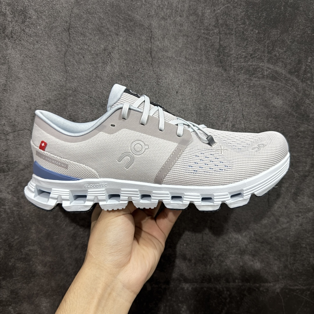 【RS版本】瑞士运动品牌 昂跑 ON Running Cloud X 4 克劳德X4系列低帮轻量舒适休闲运动鞋 On 昂跑 Cloud X 4 综合体能训练 休闲跑鞋。新一代跑练结合多功能跑鞋 Cloud X 4 延续轻量脚感且灵活反馈的同时提高贴合度和透气性；沿袭ON的专业跑鞋科技，旨在应对深蹲、弓箭步、间歇性、波比跳……等各类健身锻炼运动！ 尺码：36 36.5 37.5 38 38.5 39 40 40.5 41 42 42.5 43 44 45 46 47-选品中心