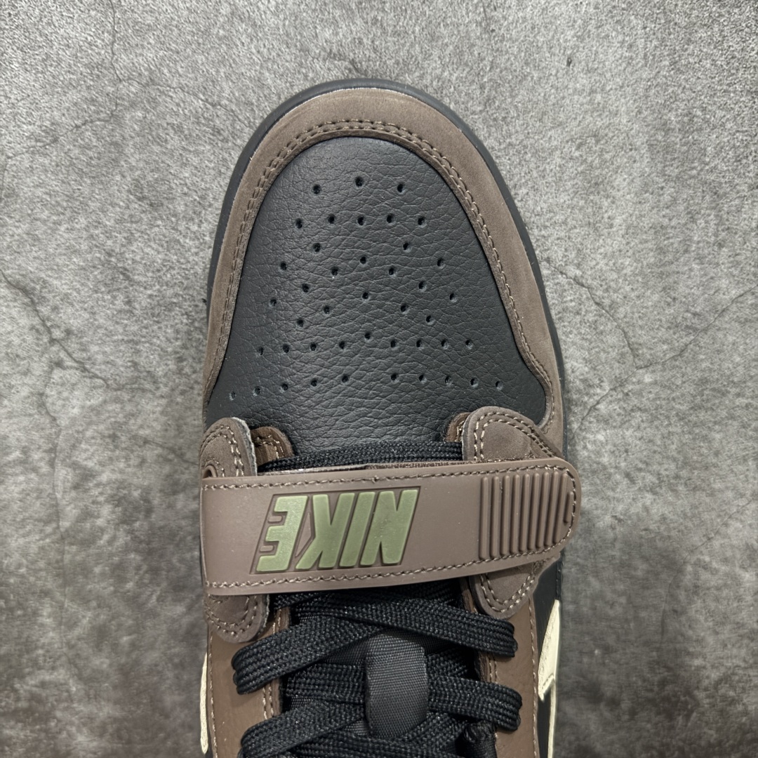 图片[5]-【黑金版本】Air Jordan Legacy AJ312 Low 低帮复古篮球鞋 黑棕爆裂纹CD7069-003 市场独一档产物 全套原纸板楦头开发 原厂大底磨具加持立体防滑纹理 原档数据后跟TPU子母扣魔术贴 原装可视Air Sole气垫 原汁原味最完美的312代版型 唯一正确鞋头趴度弧度高度鞋身腰线 进口港宝加持 后跟自然饱满 全鞋荧光划线卡点 追求极致完美 每一双都是工艺品 多重QC质检 超越公司货的品控标准 实实在在的免检产品 鞋身采用了皮革材质打造 横跨鞋面的魔术贴十分吸睛 侧面的Swoosh Logo的一部分被鞋面遮挡了一部分 颇具玩味 魔术贴上标有NK标识 而鞋舌上是Jordan的经典红色飞翼Logo 后跟和鞋底均采用了AJ3的设计 后跟上同样也使用了经典的爆裂纹图案 尺码：36-47.5-选品中心