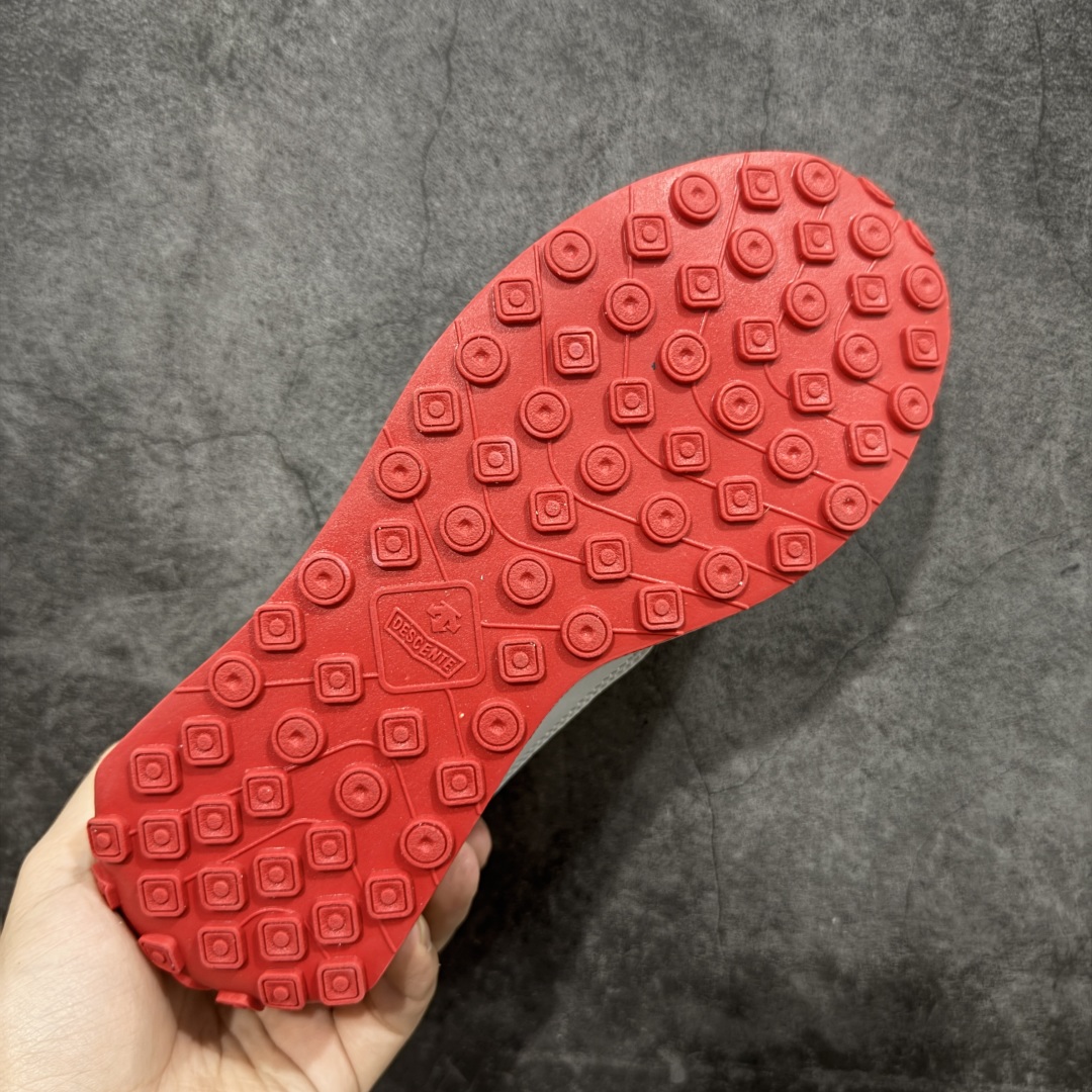 图片[9]-【纯原版】迪桑特DESCENTE Sport Style系列 CHRON RACER复古风运动休闲鞋\\t #原楦原纸版开发版型 #鞋底设计有特殊的纹理或材料，以增加摩擦力，减少滑倒的风险。 #使用耐用的材料制成，能够承受长时间的使用和摩擦，减少磨损。 尺码：36 36.5 37 38 38.5 39 40 40.5 42 42.5 43 44 44.5 45-选品中心