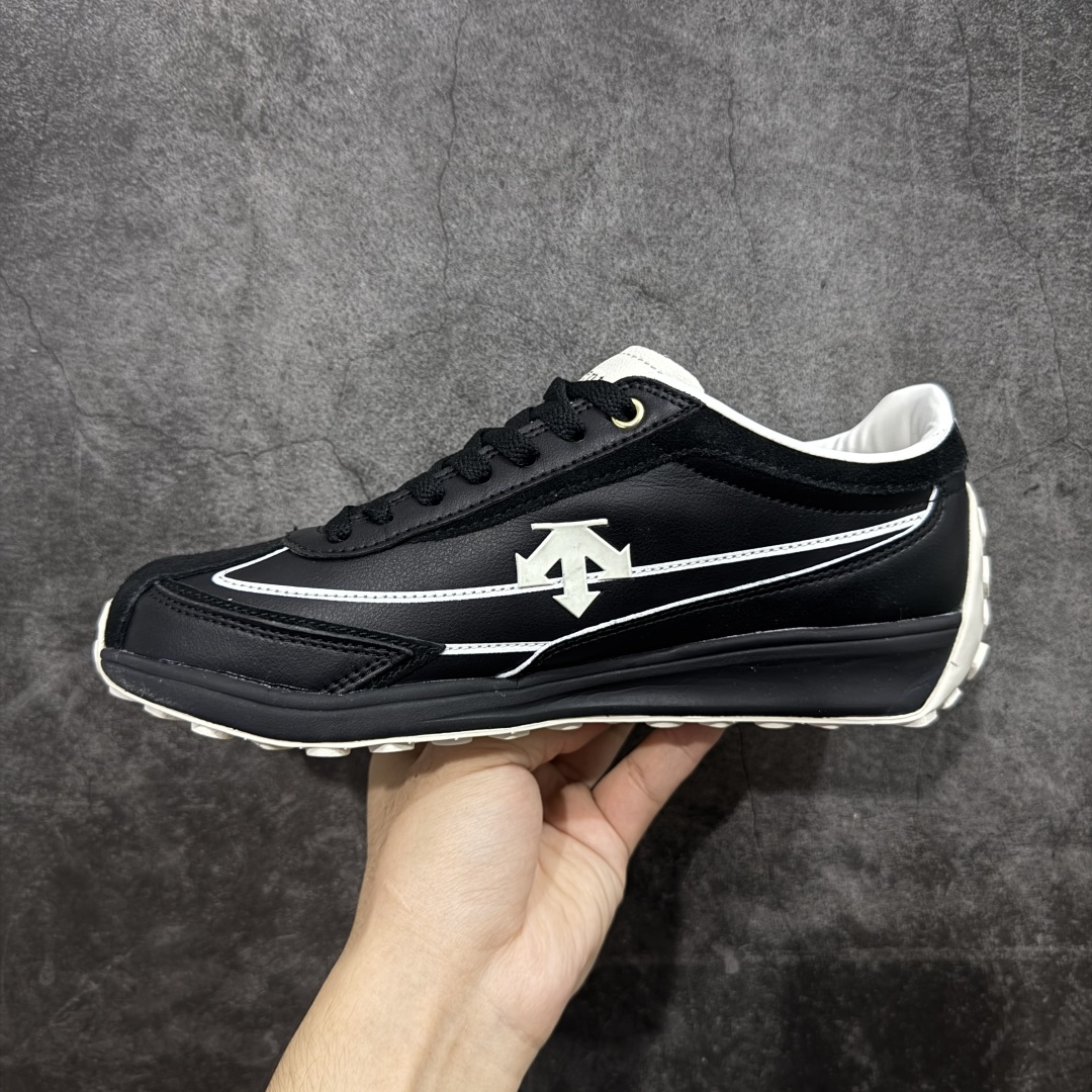 图片[2]-【纯原版】迪桑特DESCENTE Sport Style系列 CHRON RACER复古风运动休闲鞋\\t #原楦原纸版开发版型 #鞋底设计有特殊的纹理或材料，以增加摩擦力，减少滑倒的风险。 #使用耐用的材料制成，能够承受长时间的使用和摩擦，减少磨损。 尺码：36 36.5 37 38 38.5 39 40 40.5 42 42.5 43 44 44.5 45-选品中心