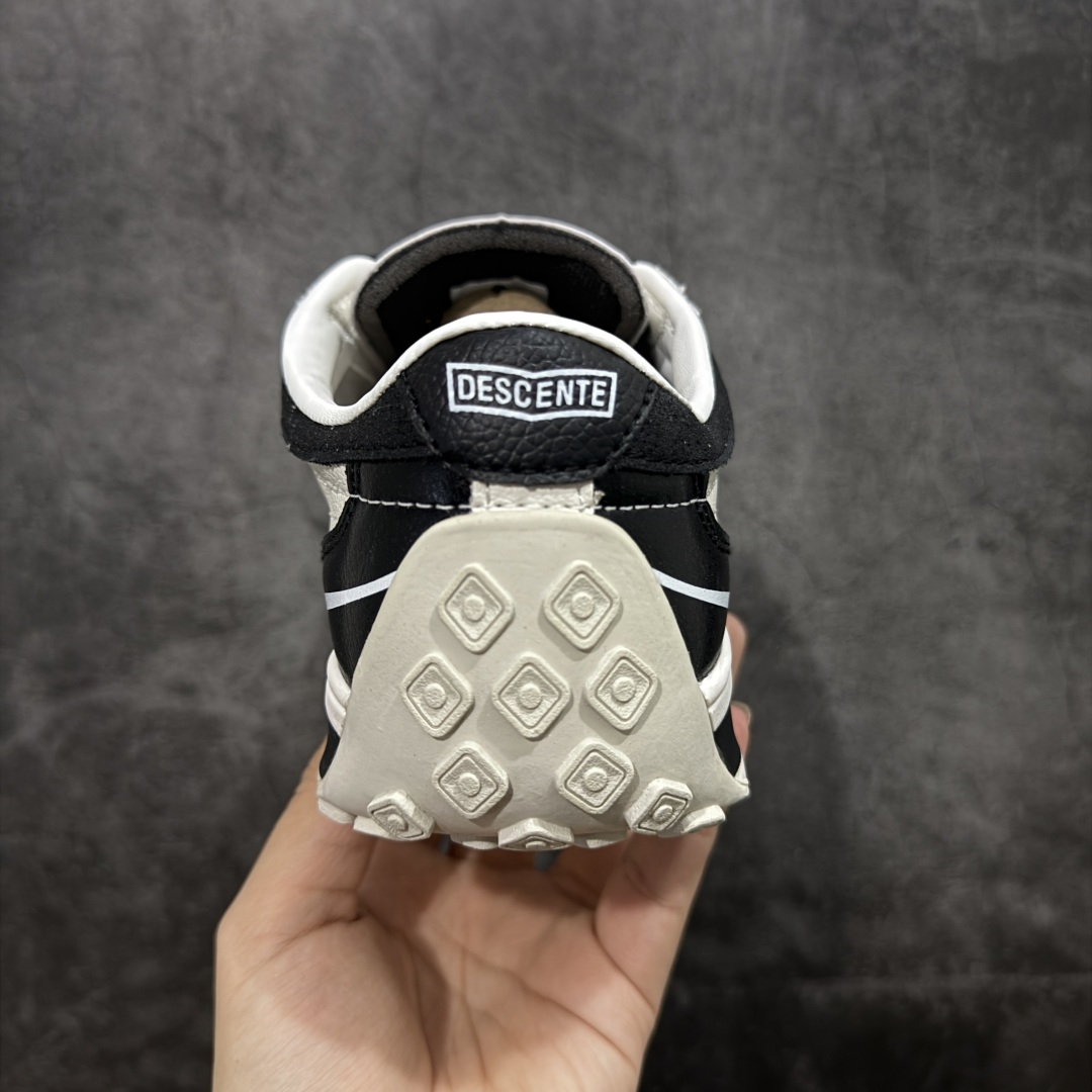 图片[4]-【纯原版】迪桑特DESCENTE Sport Style系列 CHRON RACER复古风运动休闲鞋\\t #原楦原纸版开发版型 #鞋底设计有特殊的纹理或材料，以增加摩擦力，减少滑倒的风险。 #使用耐用的材料制成，能够承受长时间的使用和摩擦，减少磨损。 尺码：36 36.5 37 38 38.5 39 40 40.5 42 42.5 43 44 44.5 45-选品中心