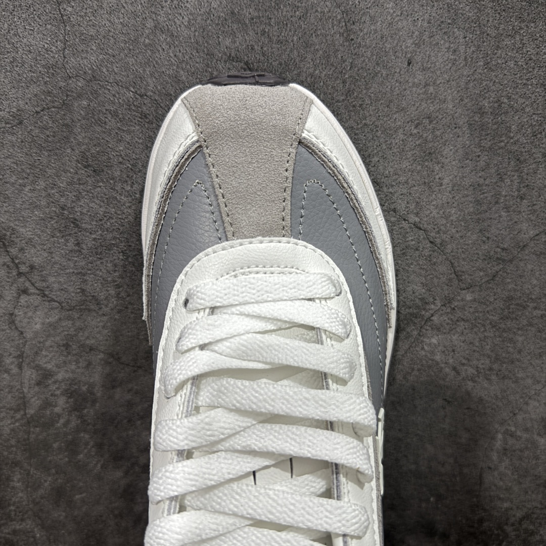 图片[5]-【纯原版】迪桑特DESCENTE Sport Style系列 CHRON RACER复古风运动休闲鞋\\t #原楦原纸版开发版型 #鞋底设计有特殊的纹理或材料，以增加摩擦力，减少滑倒的风险。 #使用耐用的材料制成，能够承受长时间的使用和摩擦，减少磨损。 尺码：36 36.5 37 38 38.5 39 40 40.5 42 42.5 43 44 44.5 45-选品中心