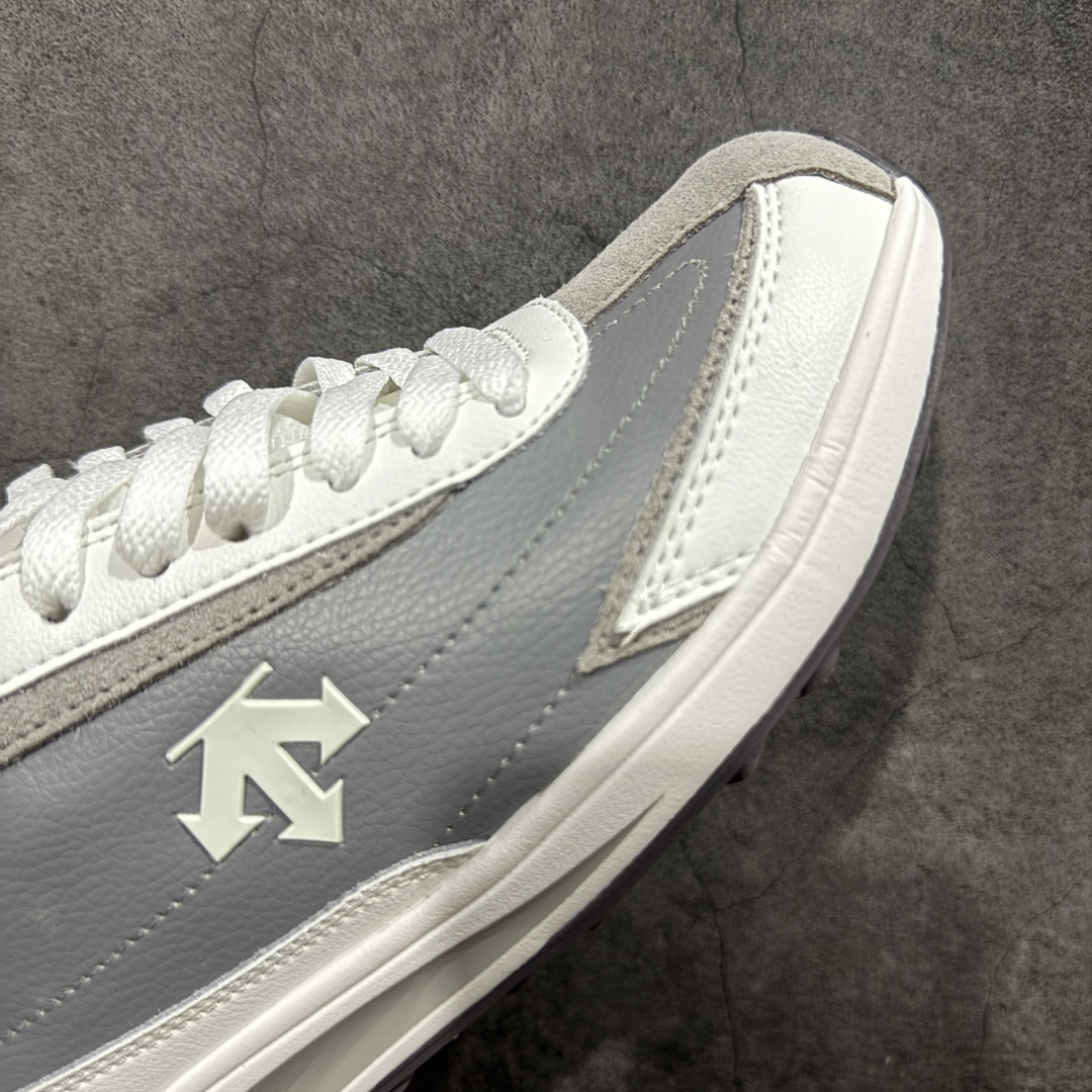 图片[6]-【纯原版】迪桑特DESCENTE Sport Style系列 CHRON RACER复古风运动休闲鞋\\t #原楦原纸版开发版型 #鞋底设计有特殊的纹理或材料，以增加摩擦力，减少滑倒的风险。 #使用耐用的材料制成，能够承受长时间的使用和摩擦，减少磨损。 尺码：36 36.5 37 38 38.5 39 40 40.5 42 42.5 43 44 44.5 45-选品中心