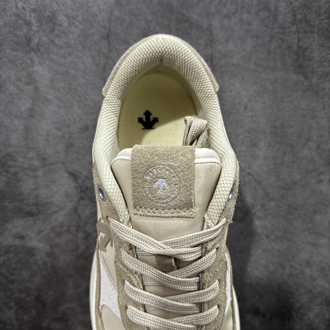 图片[8]-【纯原版】DESCENTE DUALIS 迪桑特都市通勤时尚防滑低帮生活休闲鞋 DESCENTE（迪桑特）创立于1935年，品牌名取自法语词汇，意为“滑降”。品牌箭头标识代表滑雪的三种技术“高速直线滑行”、“穿越”和“侧滑”，也寓意品牌在打造高端专业运动产品中不断追求完美的创新精神，致力于成为中国高端专业滑雪、综训、女子、铁人三项、高尔夫的第一品牌。 尺码：36 36.5 37 38 38.5 39 40 40.5 41 42 42.5 43 44 44.5 45-选品中心