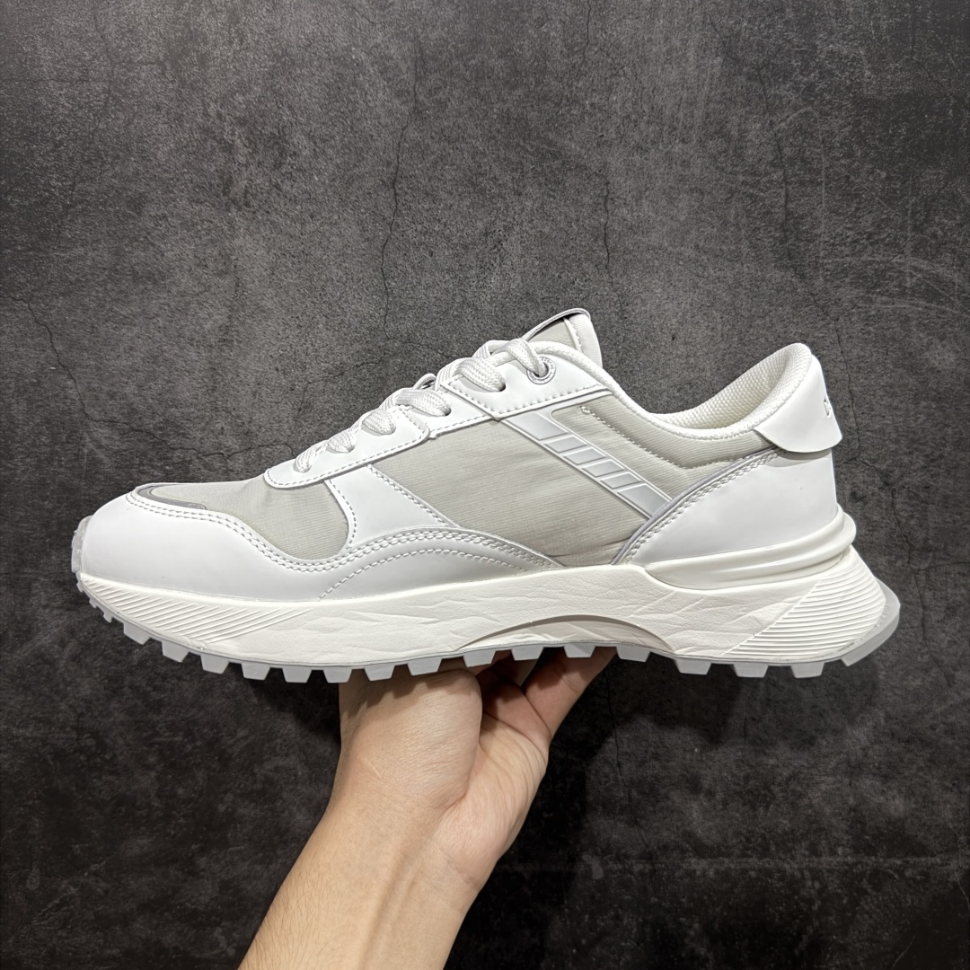 图片[2]-【纯原版】DESCENTE DUALIS 迪桑特都市通勤时尚防滑低帮生活休闲鞋 DESCENTE（迪桑特）创立于1935年，品牌名取自法语词汇，意为“滑降”。品牌箭头标识代表滑雪的三种技术“高速直线滑行”、“穿越”和“侧滑”，也寓意品牌在打造高端专业运动产品中不断追求完美的创新精神，致力于成为中国高端专业滑雪、综训、女子、铁人三项、高尔夫的第一品牌。 尺码：36 36.5 37 38 38.5 39 40 40.5 41 42 42.5 43 44 44.5 45-选品中心