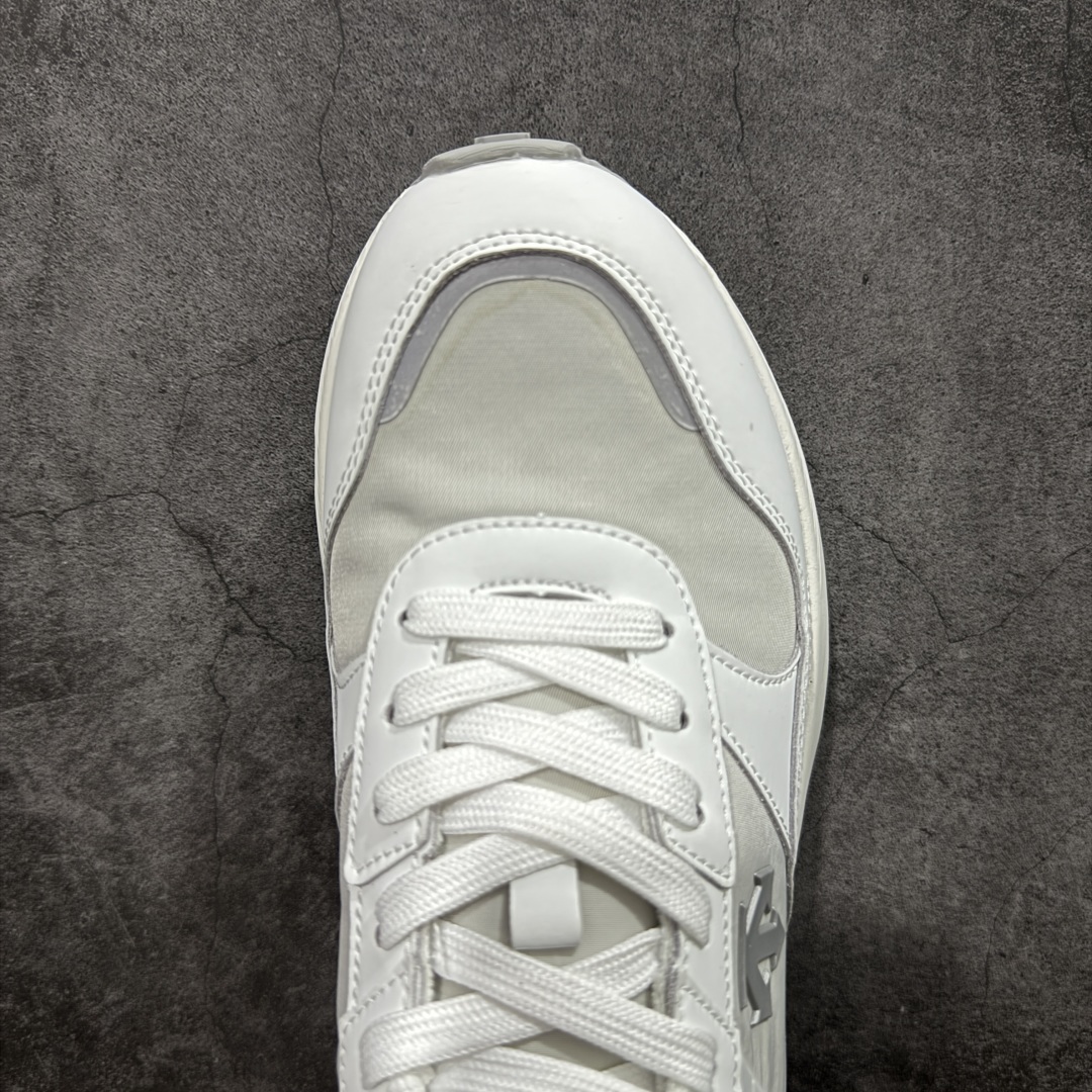 图片[5]-【纯原版】DESCENTE DUALIS 迪桑特都市通勤时尚防滑低帮生活休闲鞋 DESCENTE（迪桑特）创立于1935年，品牌名取自法语词汇，意为“滑降”。品牌箭头标识代表滑雪的三种技术“高速直线滑行”、“穿越”和“侧滑”，也寓意品牌在打造高端专业运动产品中不断追求完美的创新精神，致力于成为中国高端专业滑雪、综训、女子、铁人三项、高尔夫的第一品牌。 尺码：36 36.5 37 38 38.5 39 40 40.5 41 42 42.5 43 44 44.5 45-选品中心