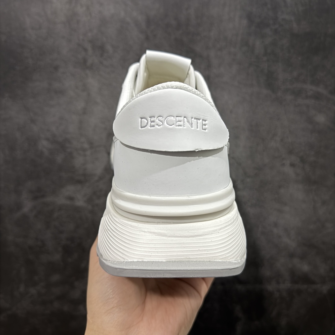 图片[4]-【纯原版】DESCENTE DUALIS 迪桑特都市通勤时尚防滑低帮生活休闲鞋 DESCENTE（迪桑特）创立于1935年，品牌名取自法语词汇，意为“滑降”。品牌箭头标识代表滑雪的三种技术“高速直线滑行”、“穿越”和“侧滑”，也寓意品牌在打造高端专业运动产品中不断追求完美的创新精神，致力于成为中国高端专业滑雪、综训、女子、铁人三项、高尔夫的第一品牌。 尺码：36 36.5 37 38 38.5 39 40 40.5 41 42 42.5 43 44 44.5 45-选品中心