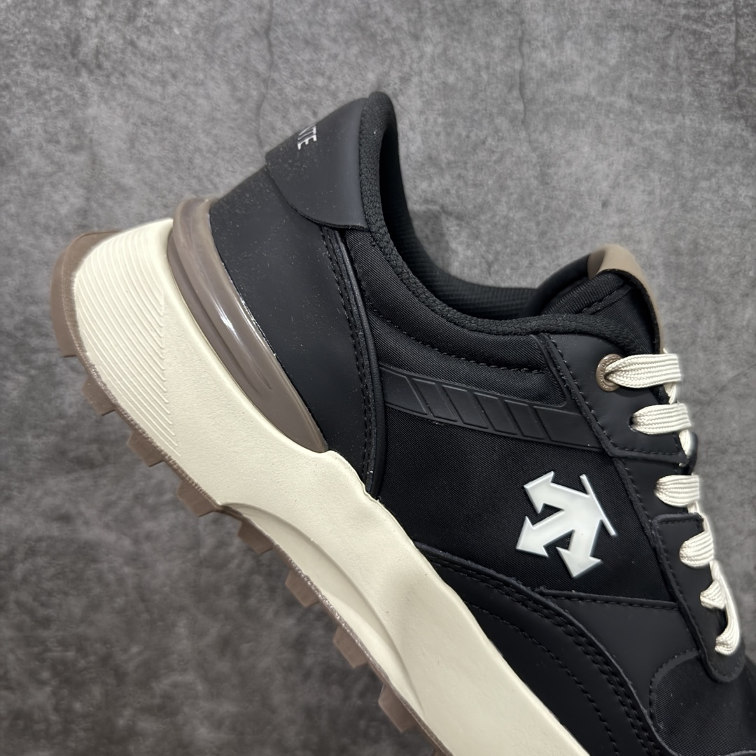 图片[7]-【纯原版】DESCENTE DUALIS 迪桑特都市通勤时尚防滑低帮生活休闲鞋 DESCENTE（迪桑特）创立于1935年，品牌名取自法语词汇，意为“滑降”。品牌箭头标识代表滑雪的三种技术“高速直线滑行”、“穿越”和“侧滑”，也寓意品牌在打造高端专业运动产品中不断追求完美的创新精神，致力于成为中国高端专业滑雪、综训、女子、铁人三项、高尔夫的第一品牌。 尺码：36 36.5 37 38 38.5 39 40 40.5 41 42 42.5 43 44 44.5 45-选品中心