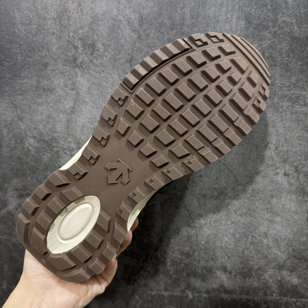 图片[9]-【纯原版】DESCENTE DUALIS 迪桑特都市通勤时尚防滑低帮生活休闲鞋 DESCENTE（迪桑特）创立于1935年，品牌名取自法语词汇，意为“滑降”。品牌箭头标识代表滑雪的三种技术“高速直线滑行”、“穿越”和“侧滑”，也寓意品牌在打造高端专业运动产品中不断追求完美的创新精神，致力于成为中国高端专业滑雪、综训、女子、铁人三项、高尔夫的第一品牌。 尺码：36 36.5 37 38 38.5 39 40 40.5 41 42 42.5 43 44 44.5 45-选品中心